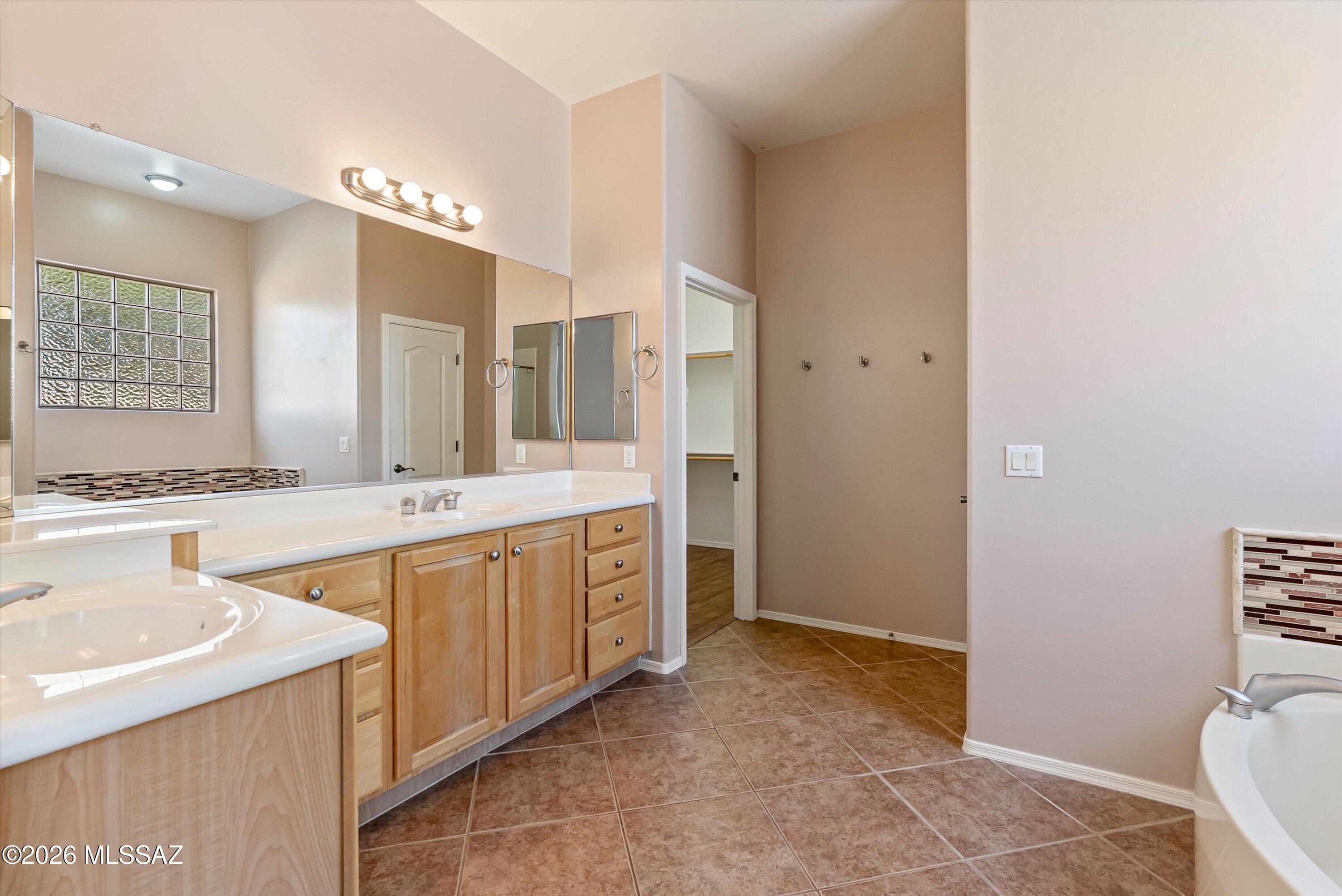 Rancho Del Lago (1-100) - Residential