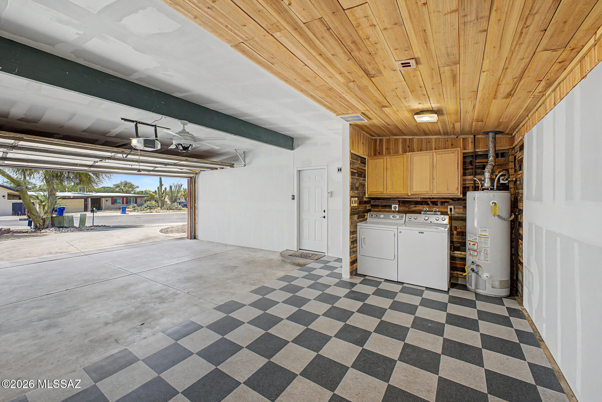 Quail Hollow (1-18) - Residential