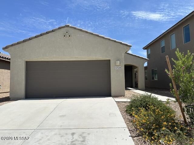 a''VAIL''able now, This modern home features 3 bedrooms and 2 bathrooms, providing ample space. Enjoy the convenience of an RO system and a tankless water heater. The home is equipped with essential amenities, including a washer and dryer. Enclosed backyard with 2 car garage. Located within the Vail School district and close to I-10 for easy commutes, this home is pet-friendly, Interior photos coming soon!