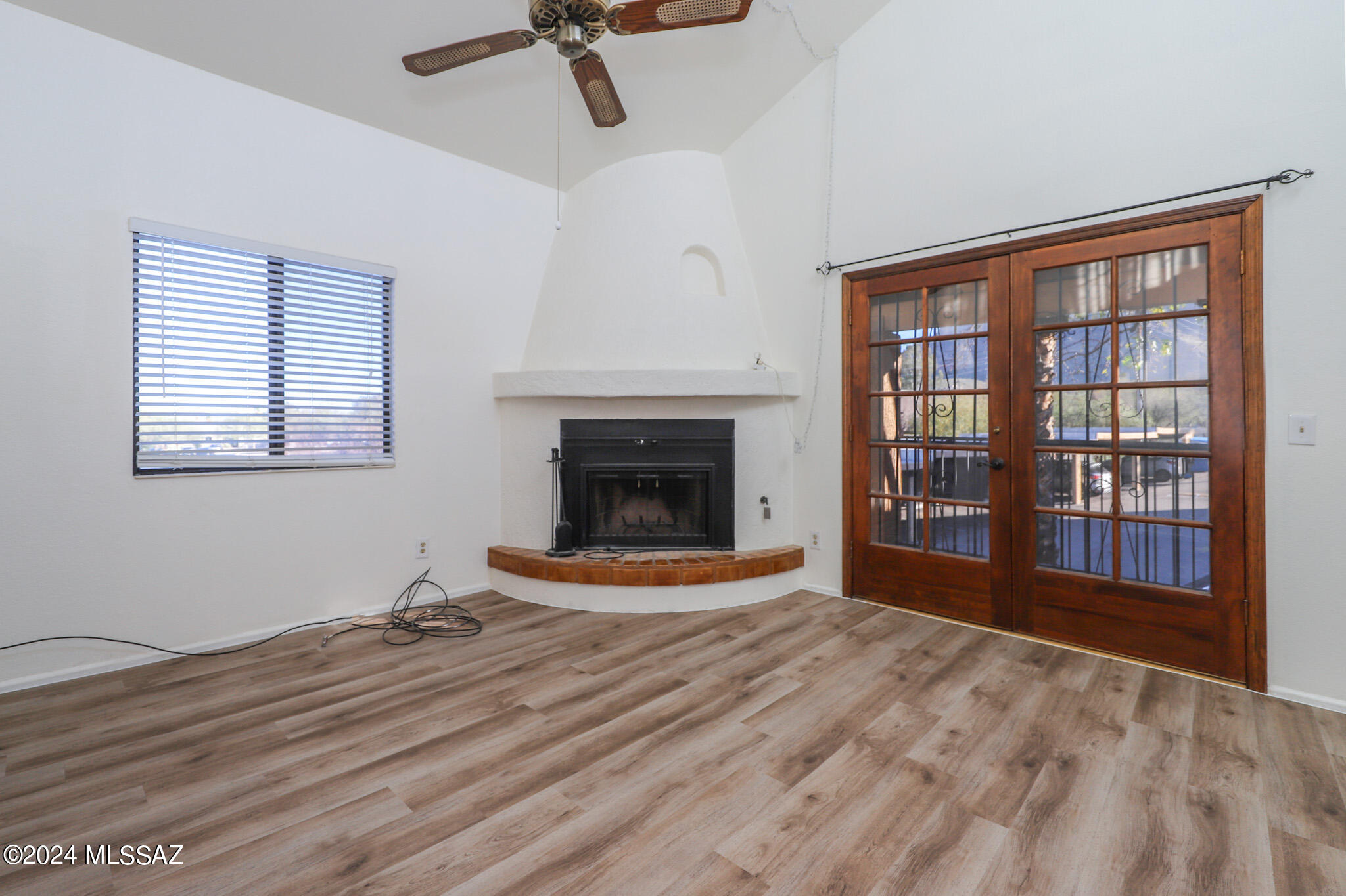 Las Casas Bellas Condo (1-44) - Residential Lease