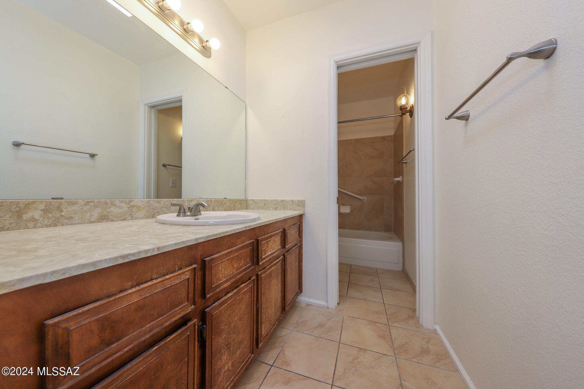 Las Casas Bellas Condo (1-44) - Residential Lease