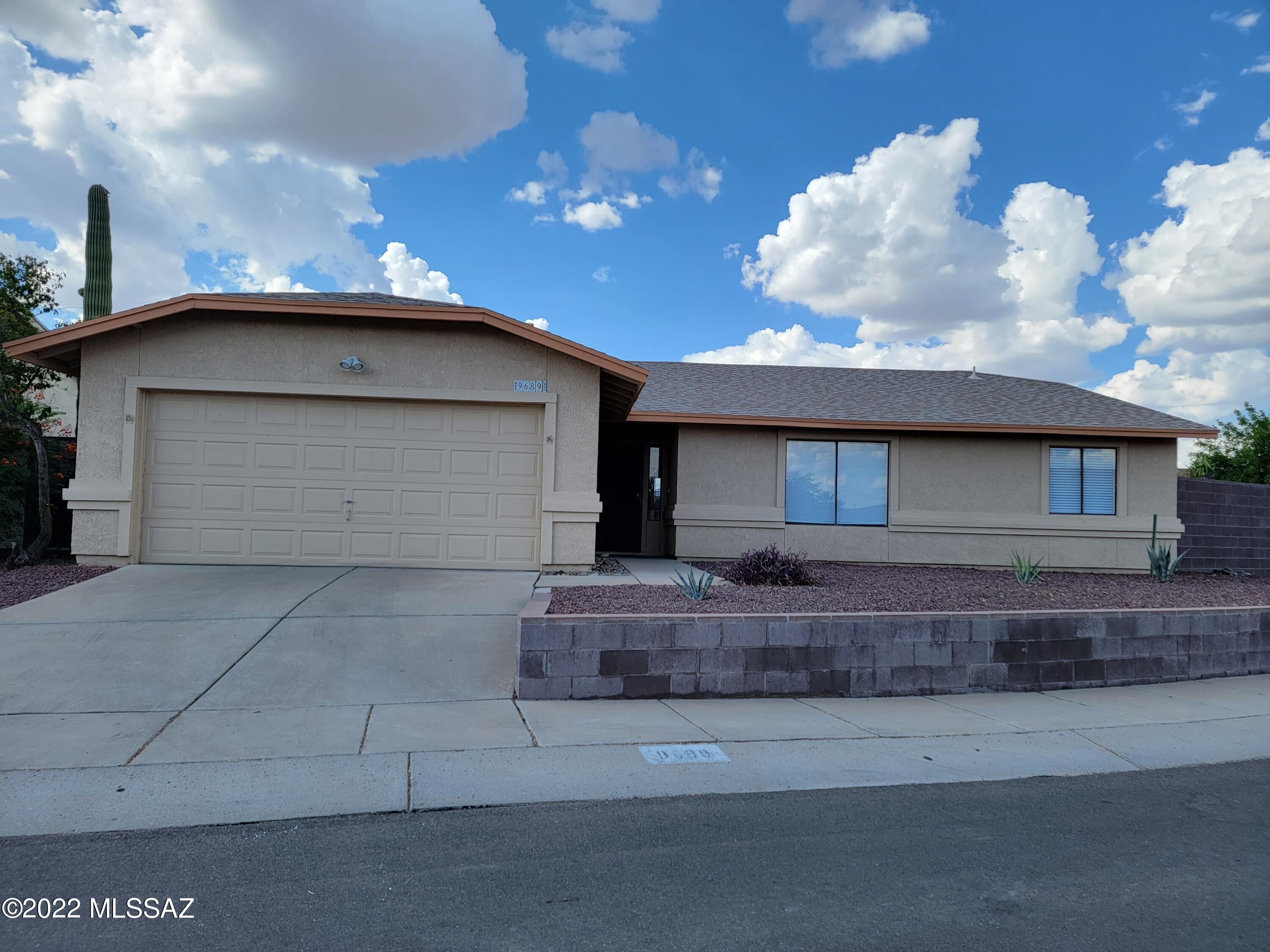 This 3-bedroom 2-bath home has an open floor plan, beautiful natural lighting, updated flooring and fixtures. Pets upon approval. No cats.  Krasnick realty represents landlord only on this listing.