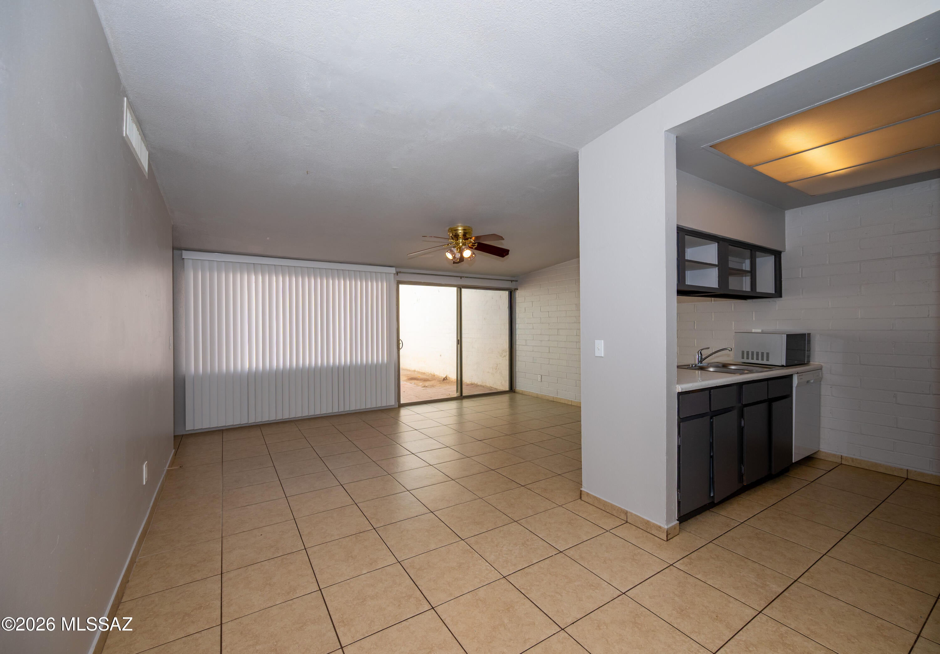 Vista Del Prado NO. 5 (1-72) - Residential Lease