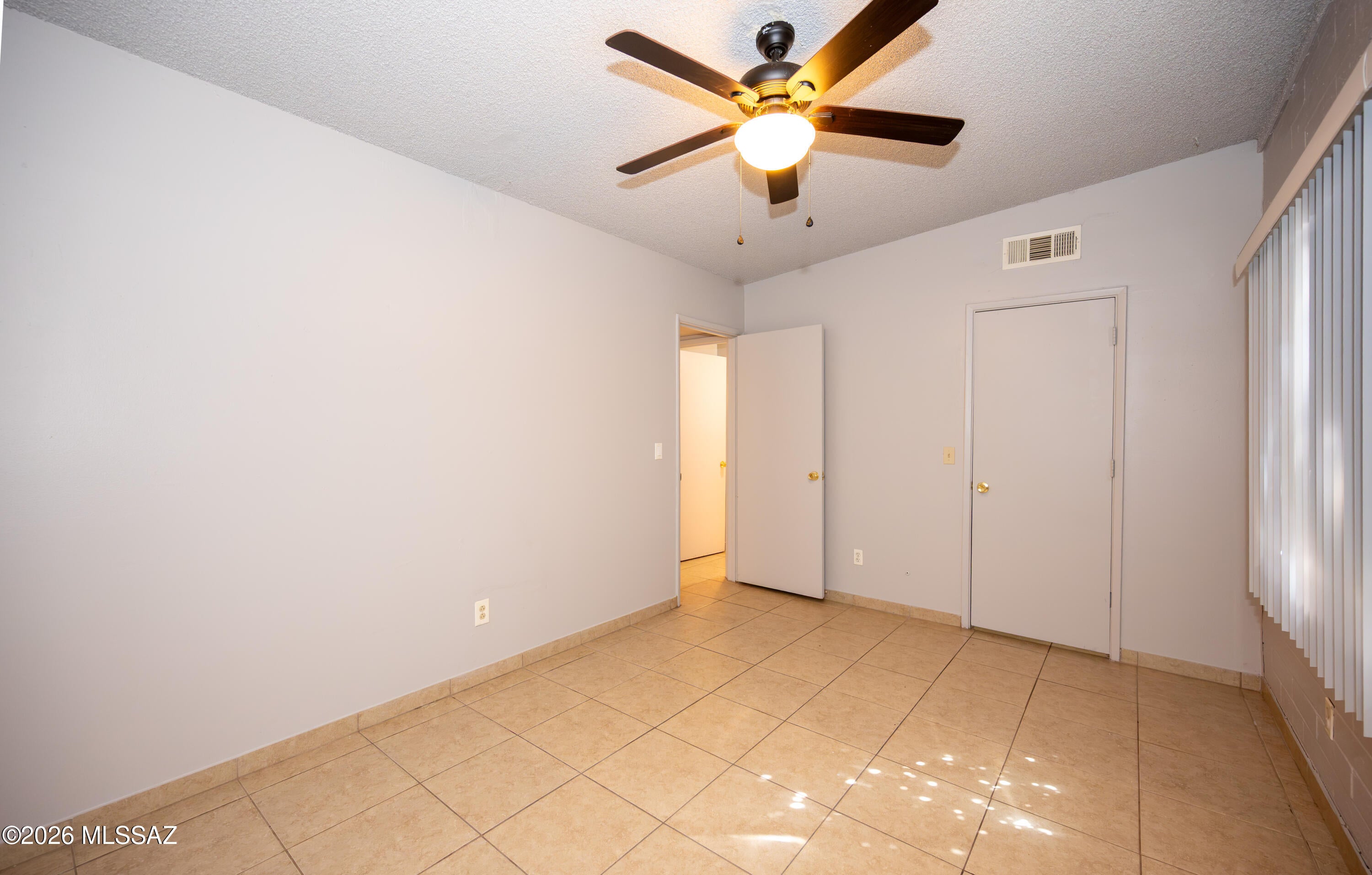 Vista Del Prado NO. 5 (1-72) - Residential Lease