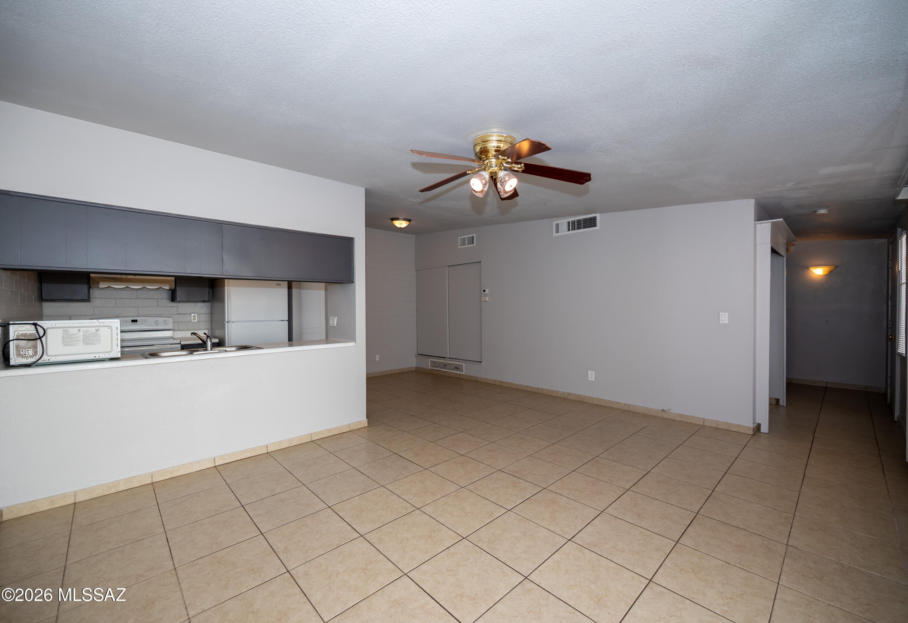 Vista Del Prado NO. 5 (1-72) - Residential Lease