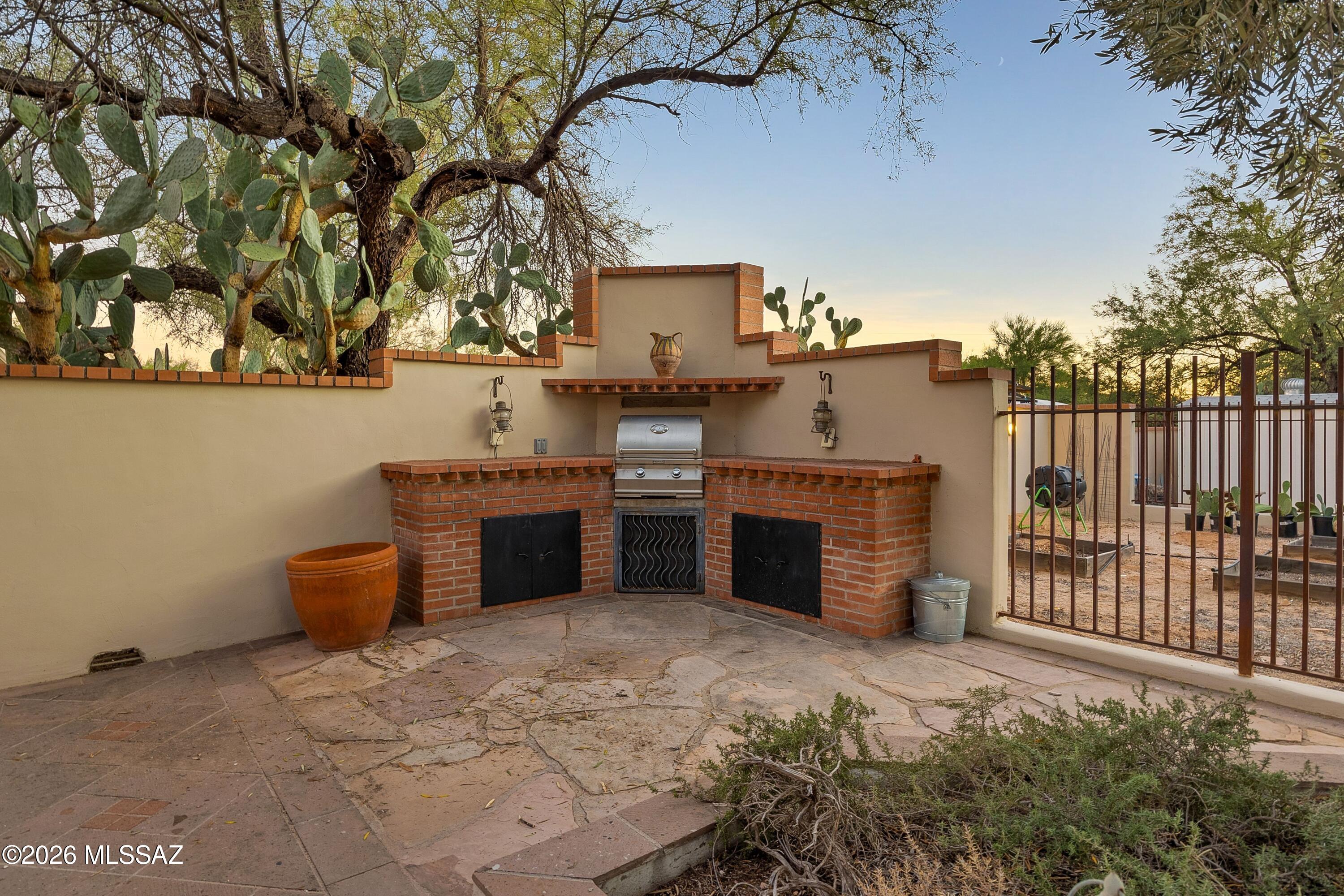 Casas Adobes Addition - Residential