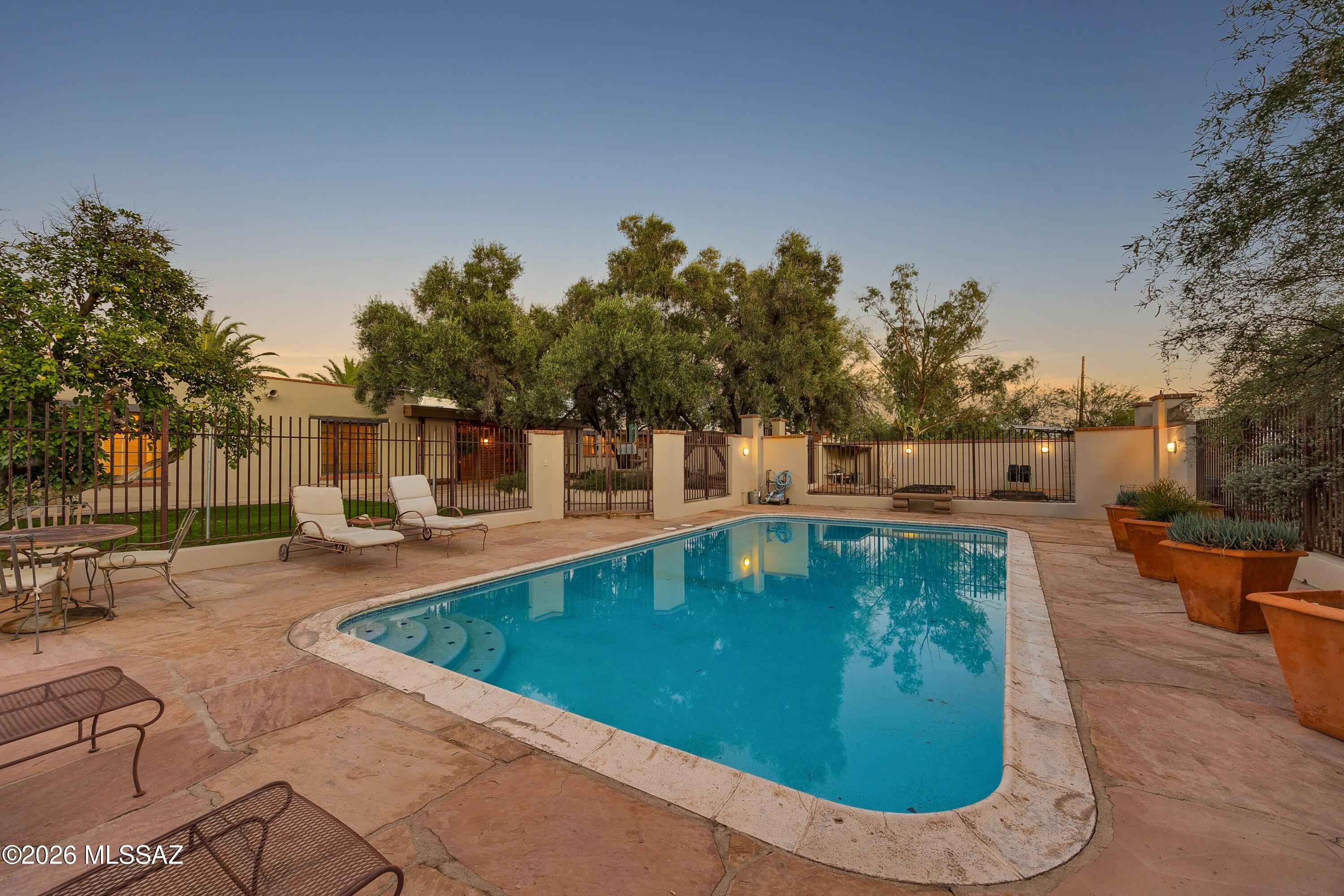 Casas Adobes Addition - Residential