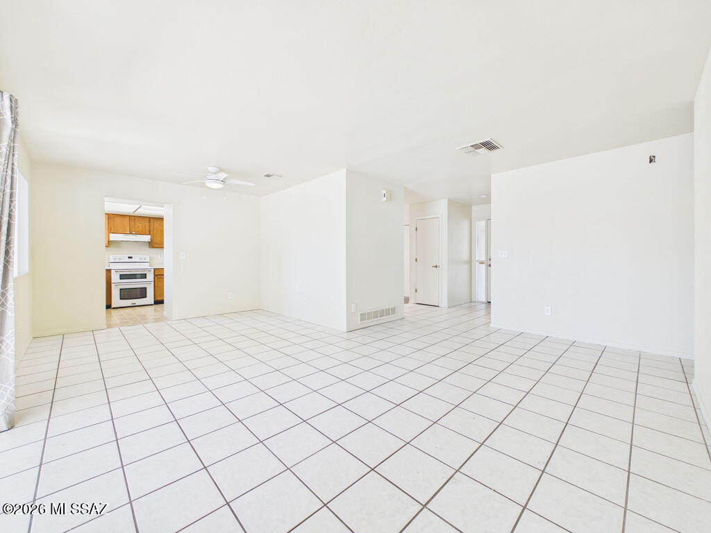 Paseo Vista (1-234) - Residential
