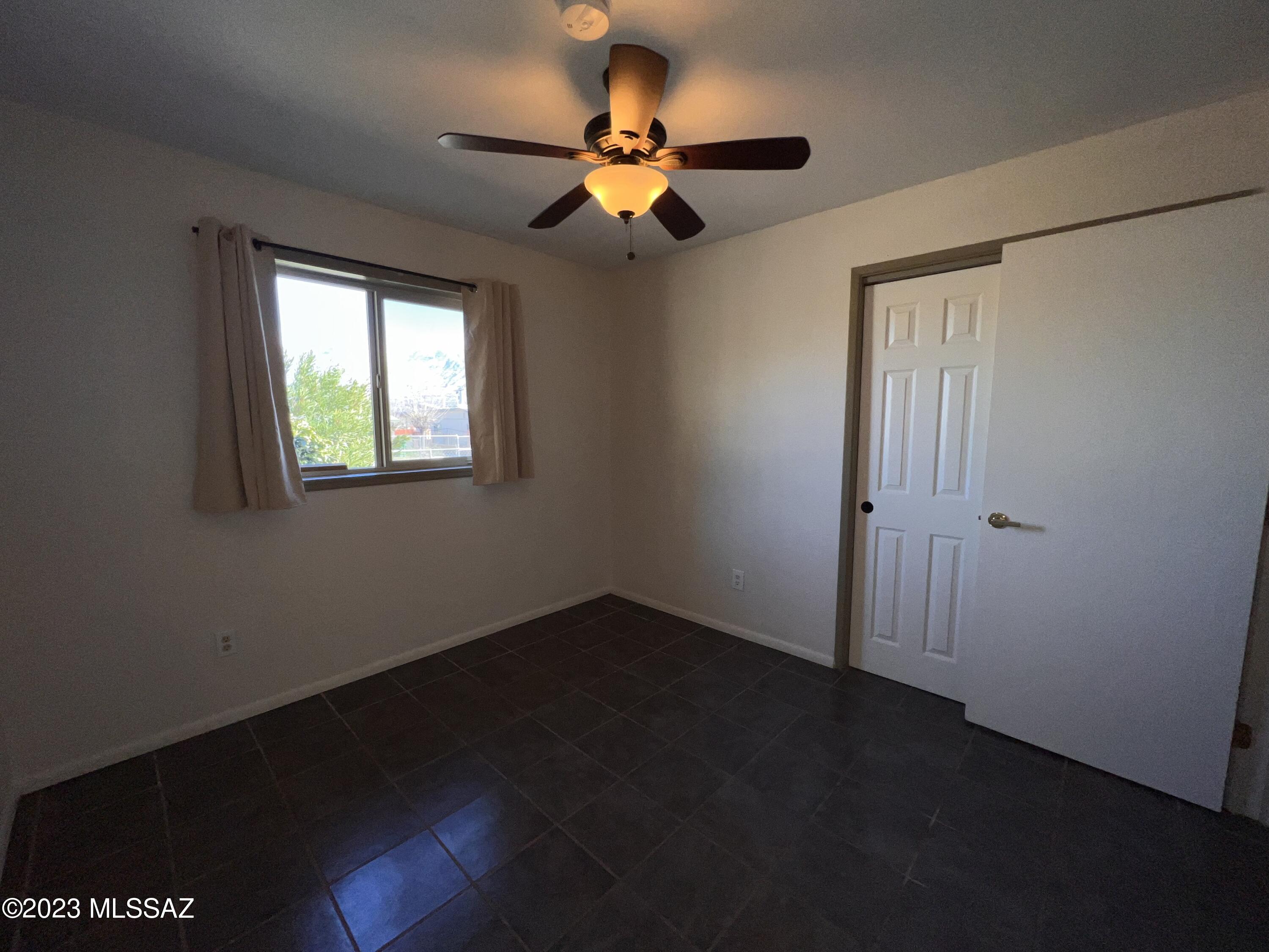 Twin Lakes (1-148) - Residential Lease