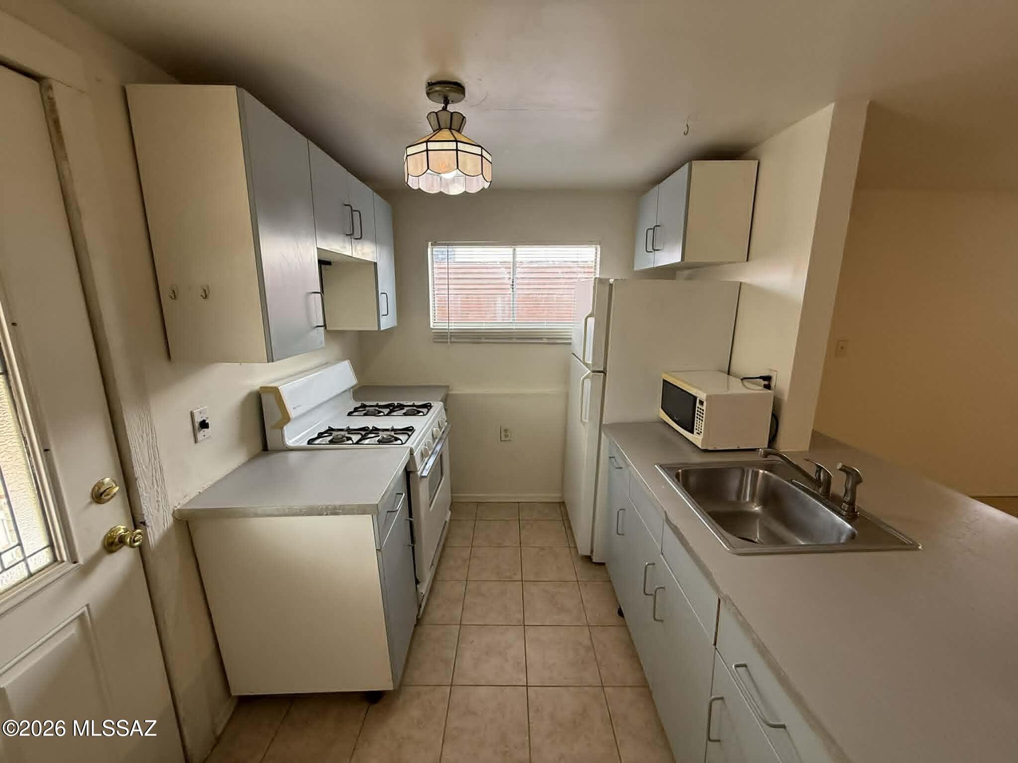 Catalina Poultry Acres NO 2 - Residential Lease