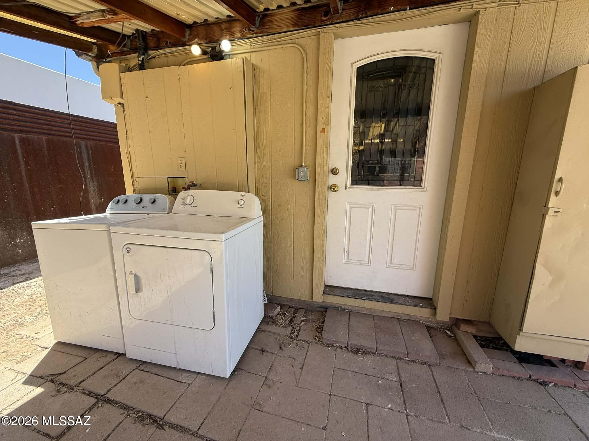 Catalina Poultry Acres NO 2 - Residential Lease