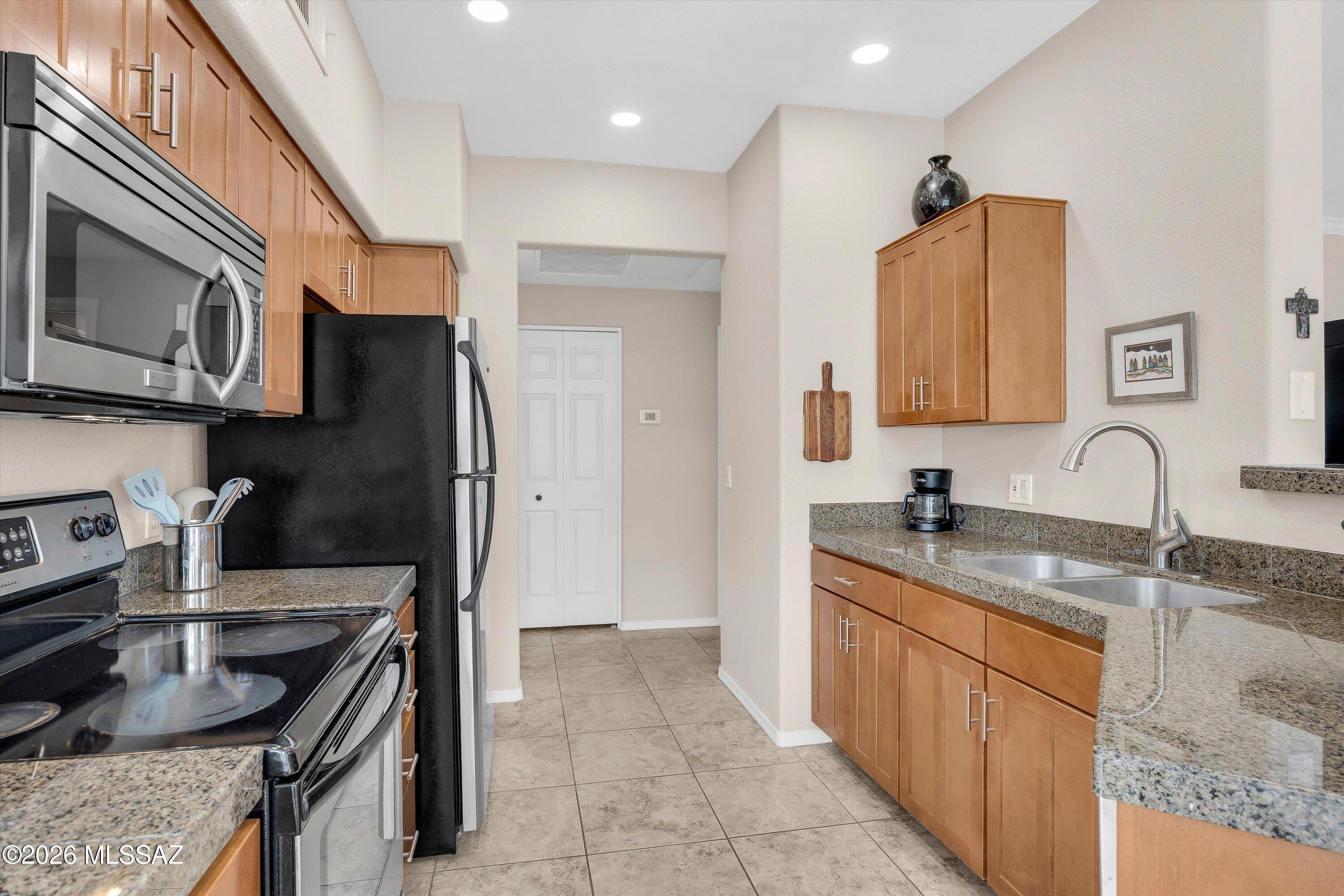 Pinnacle Canyon Condominium - Residential