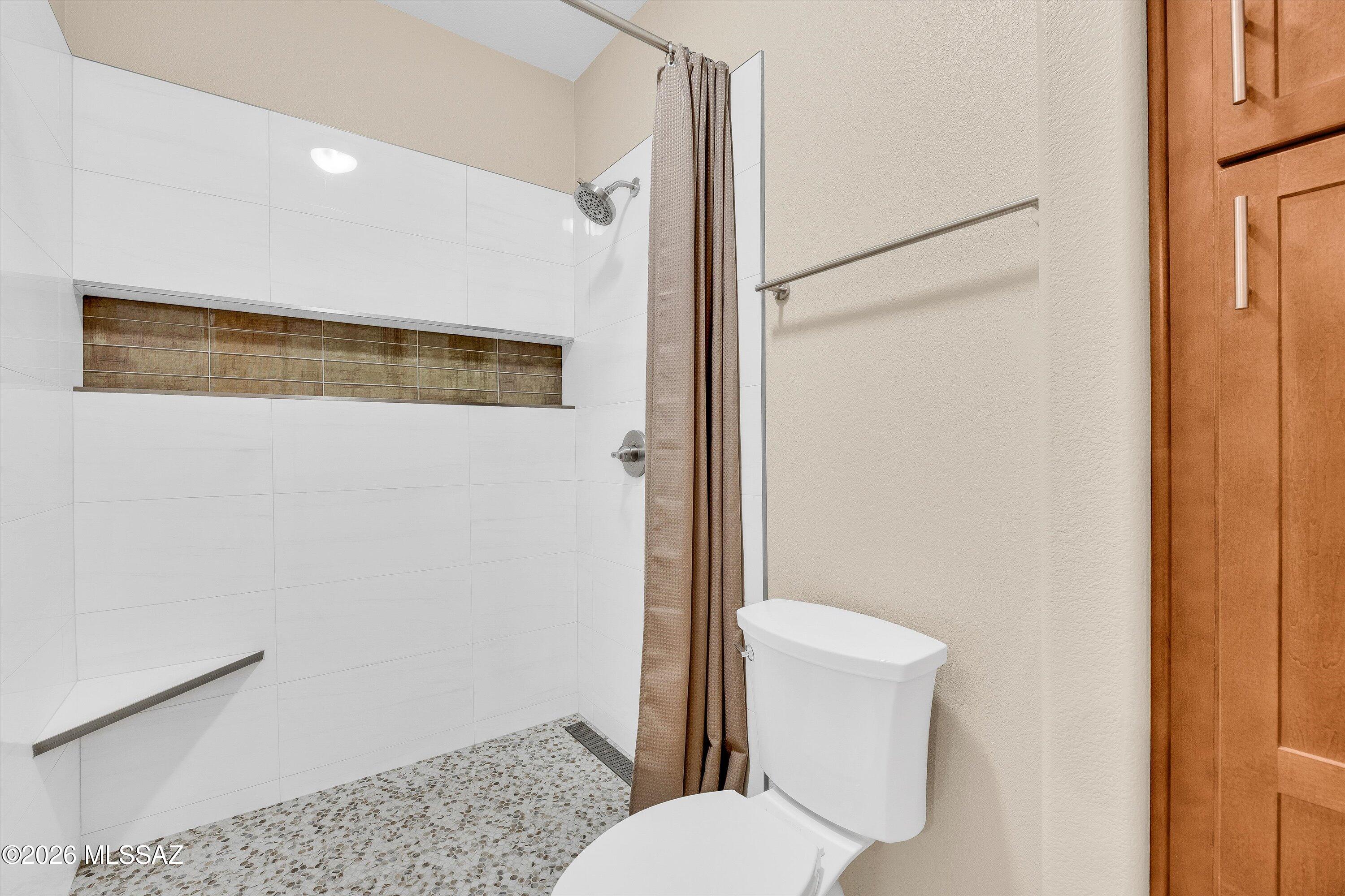 Pinnacle Canyon Condominium - Residential