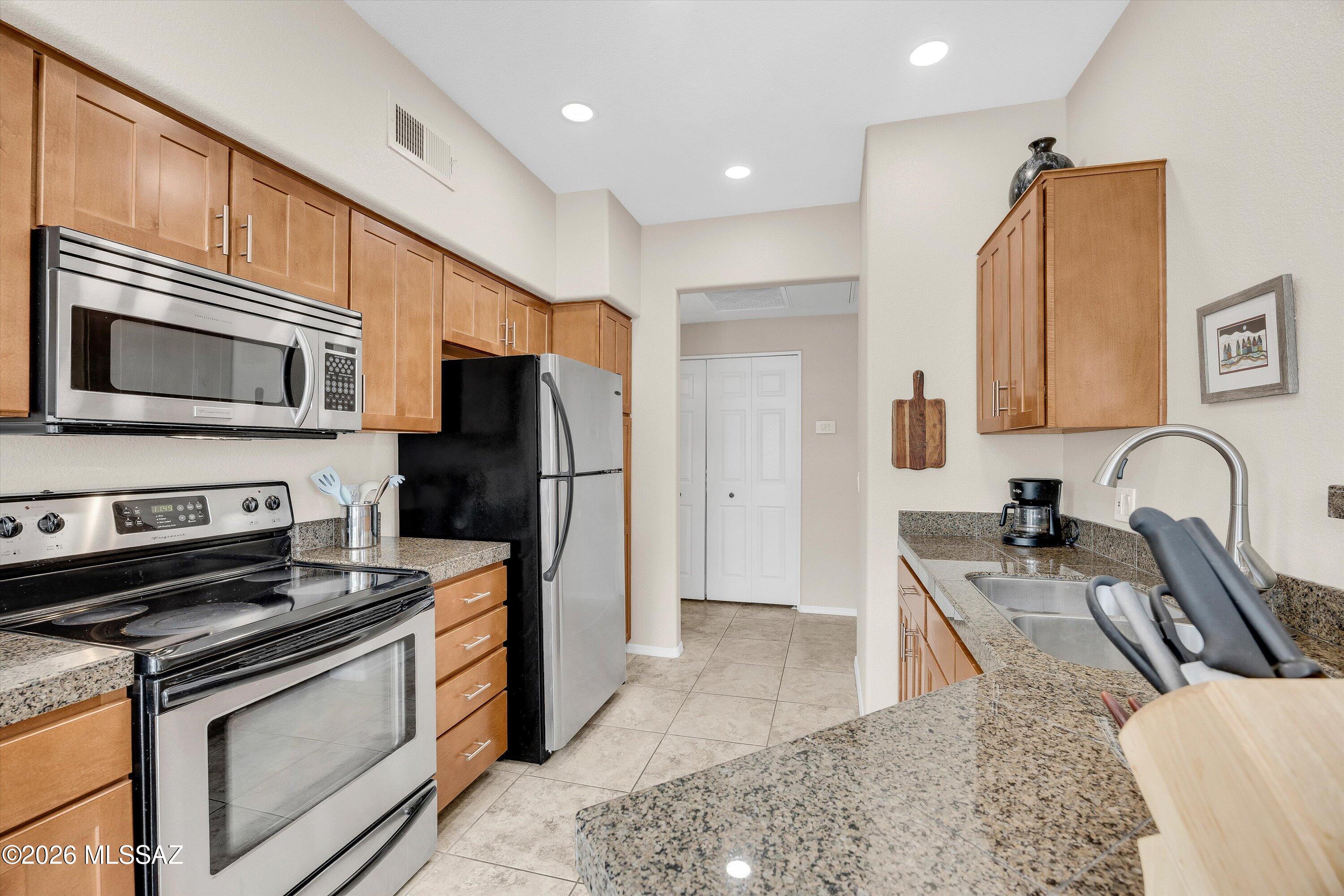 Pinnacle Canyon Condominium - Residential