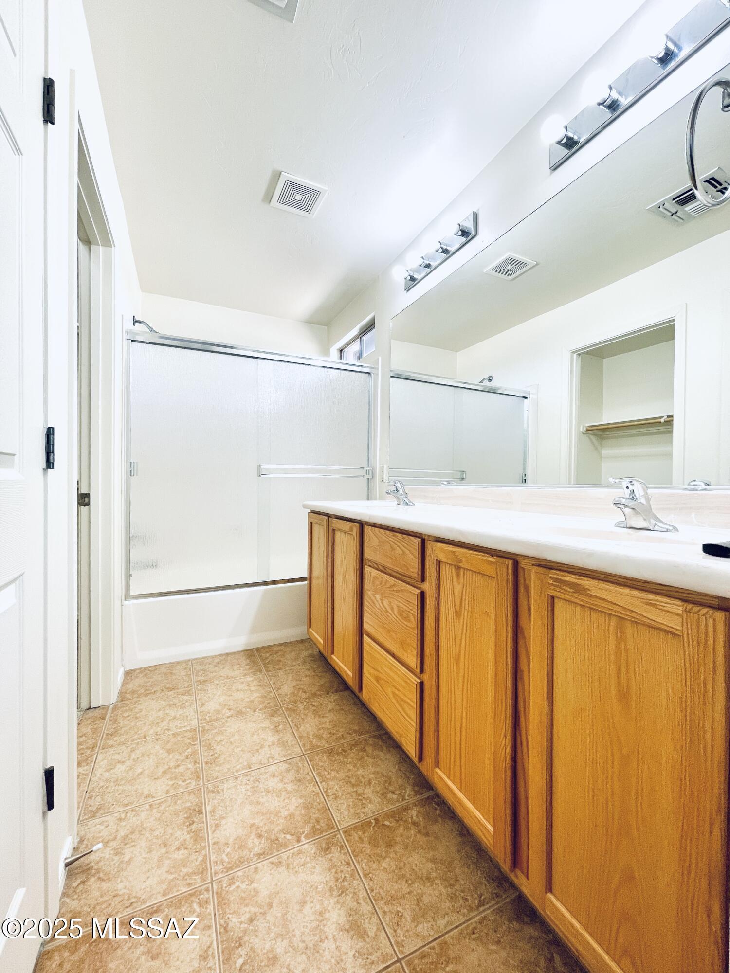 Paseo del Rio - Residential Lease