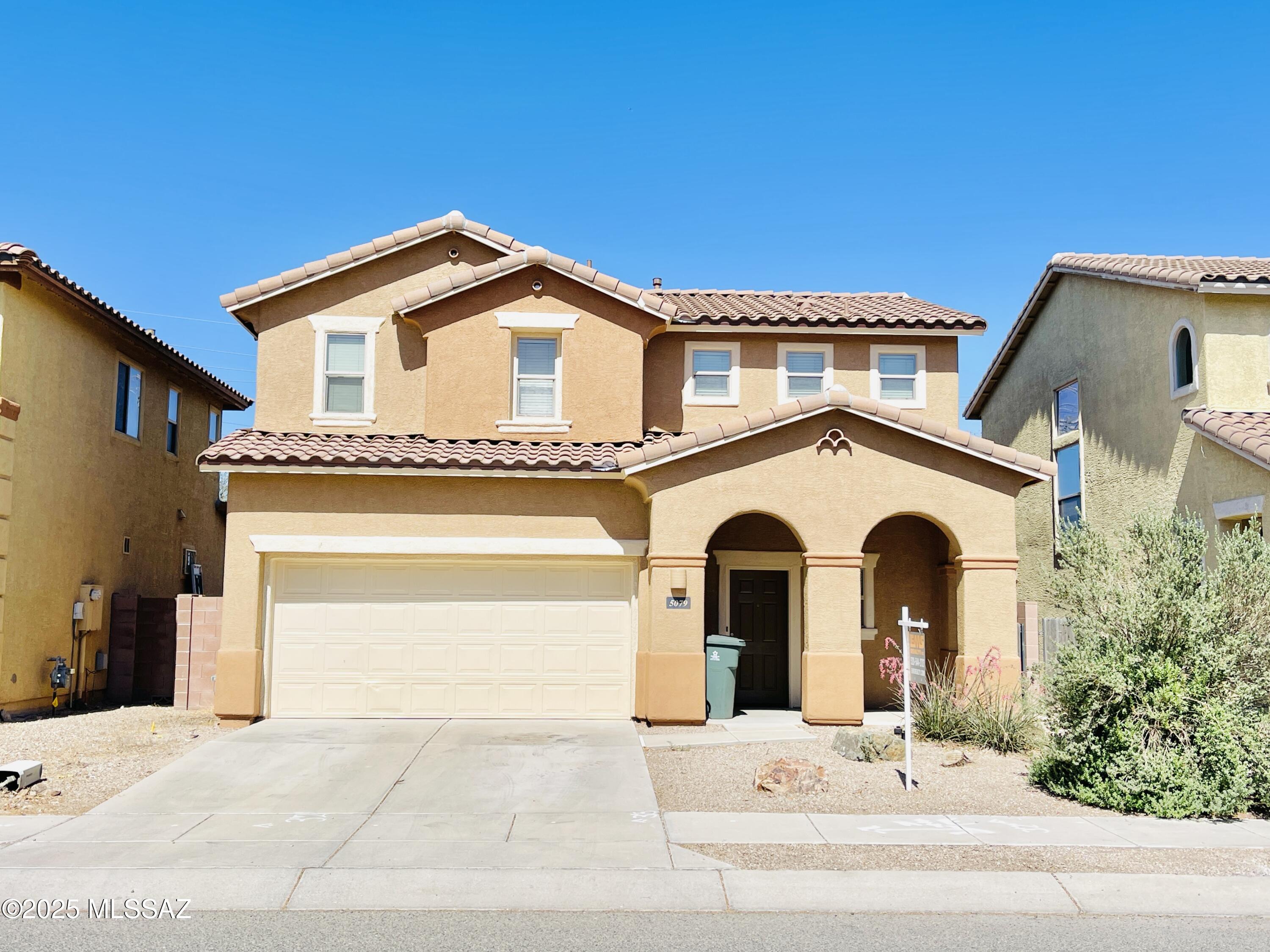 Spacious 3bdr/2.5 ba home minutes to NW Hospital, I-10 and more!
Primary bedroom upstairs w/ensuite features dual vanity, tub/shower and walk-in closet.
TENANT OCCUPIED THRU 06/30/26