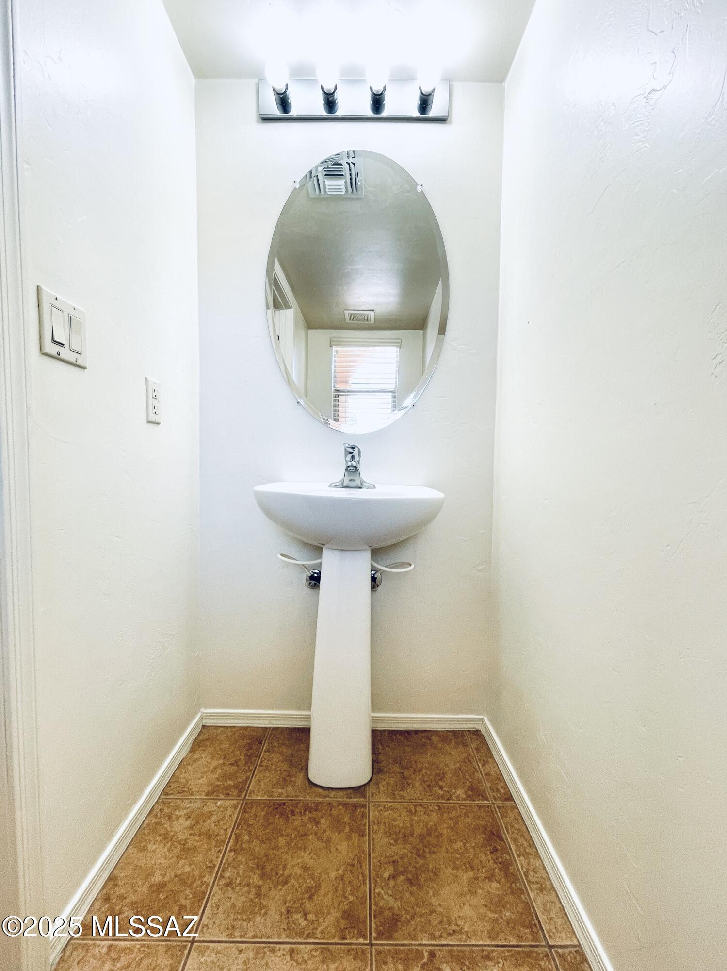 Paseo del Rio - Residential Lease