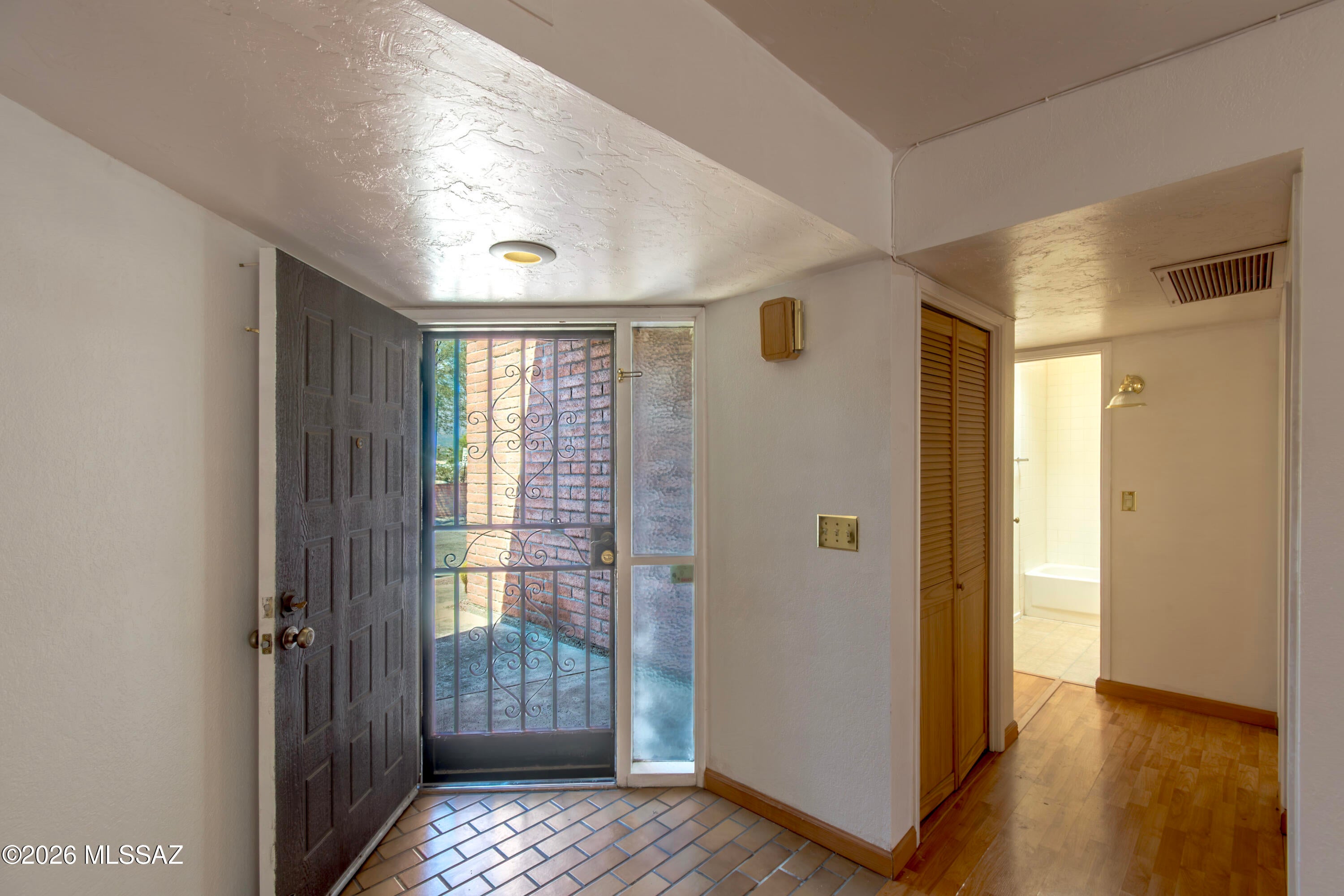 McCormick PlaceTwnhms Blk III (1-71) - Residential