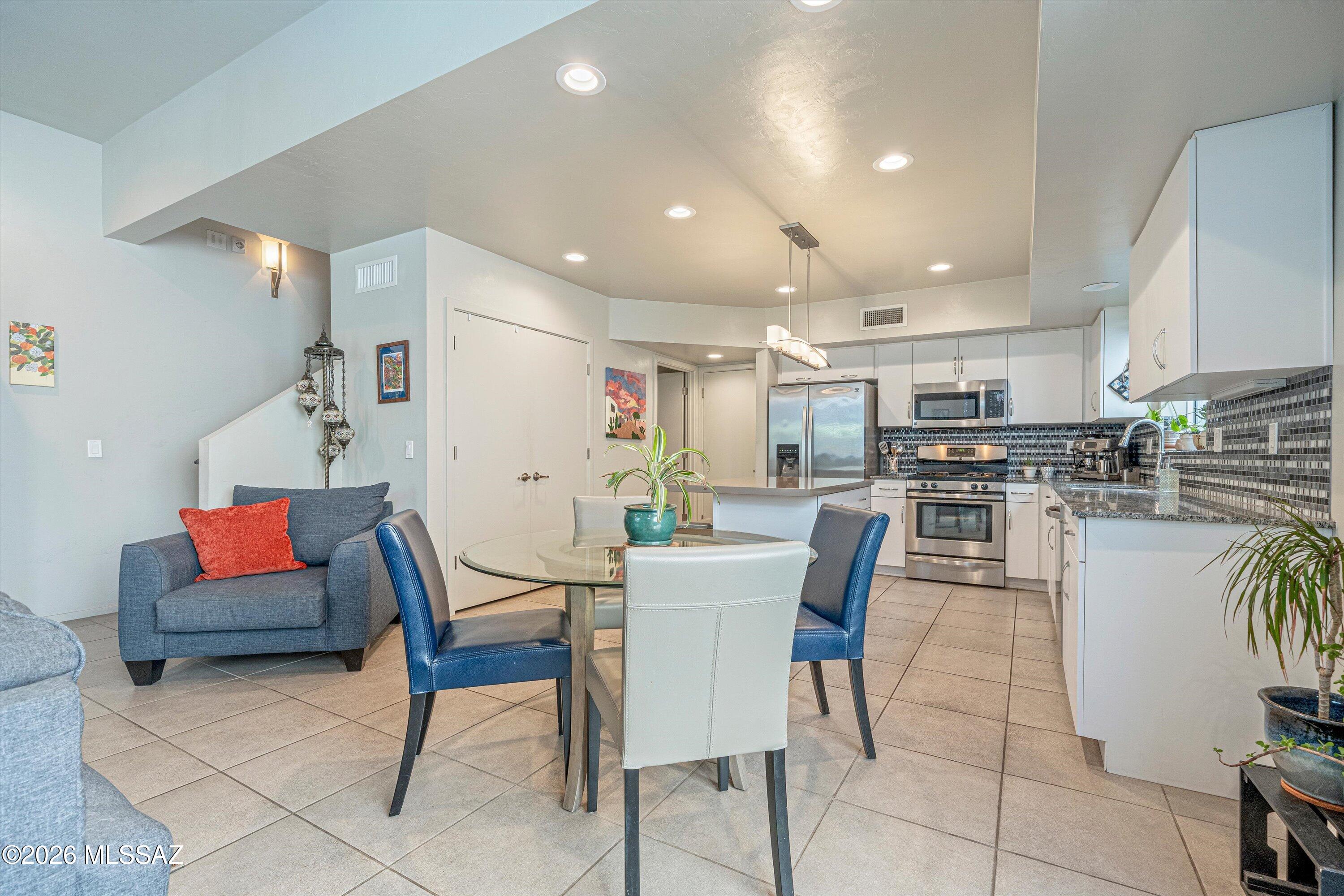 Park Modern SQ20153240738 - Residential