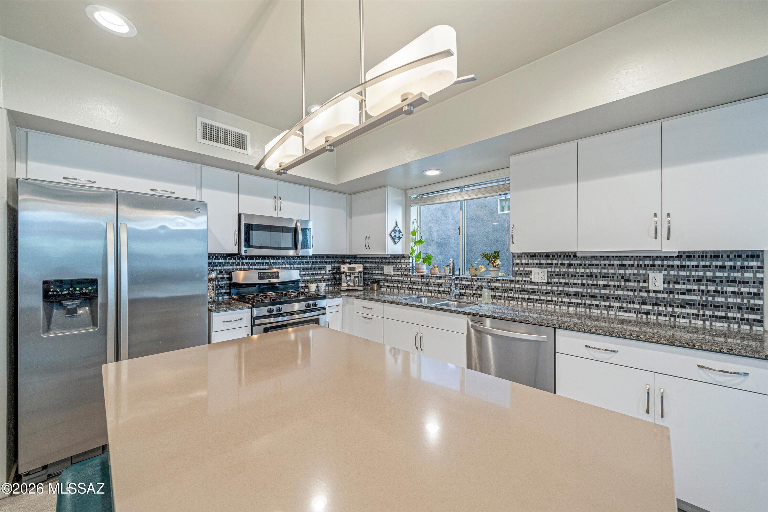 Park Modern SQ20153240738 - Residential