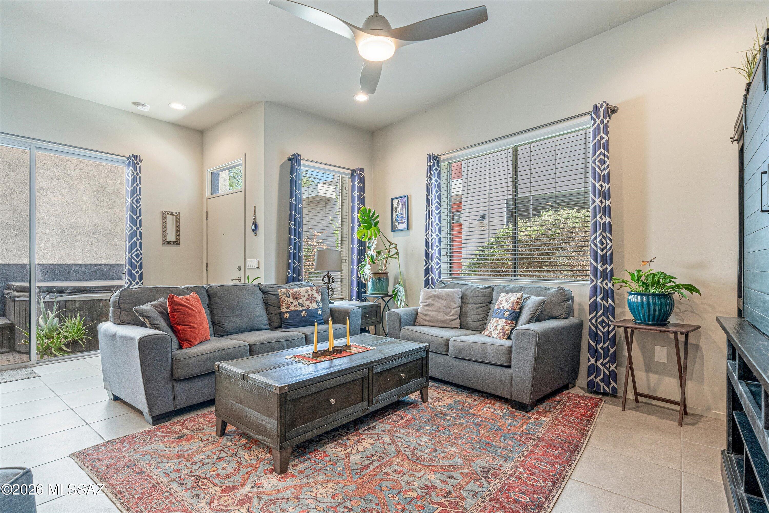 Park Modern SQ20153240738 - Residential