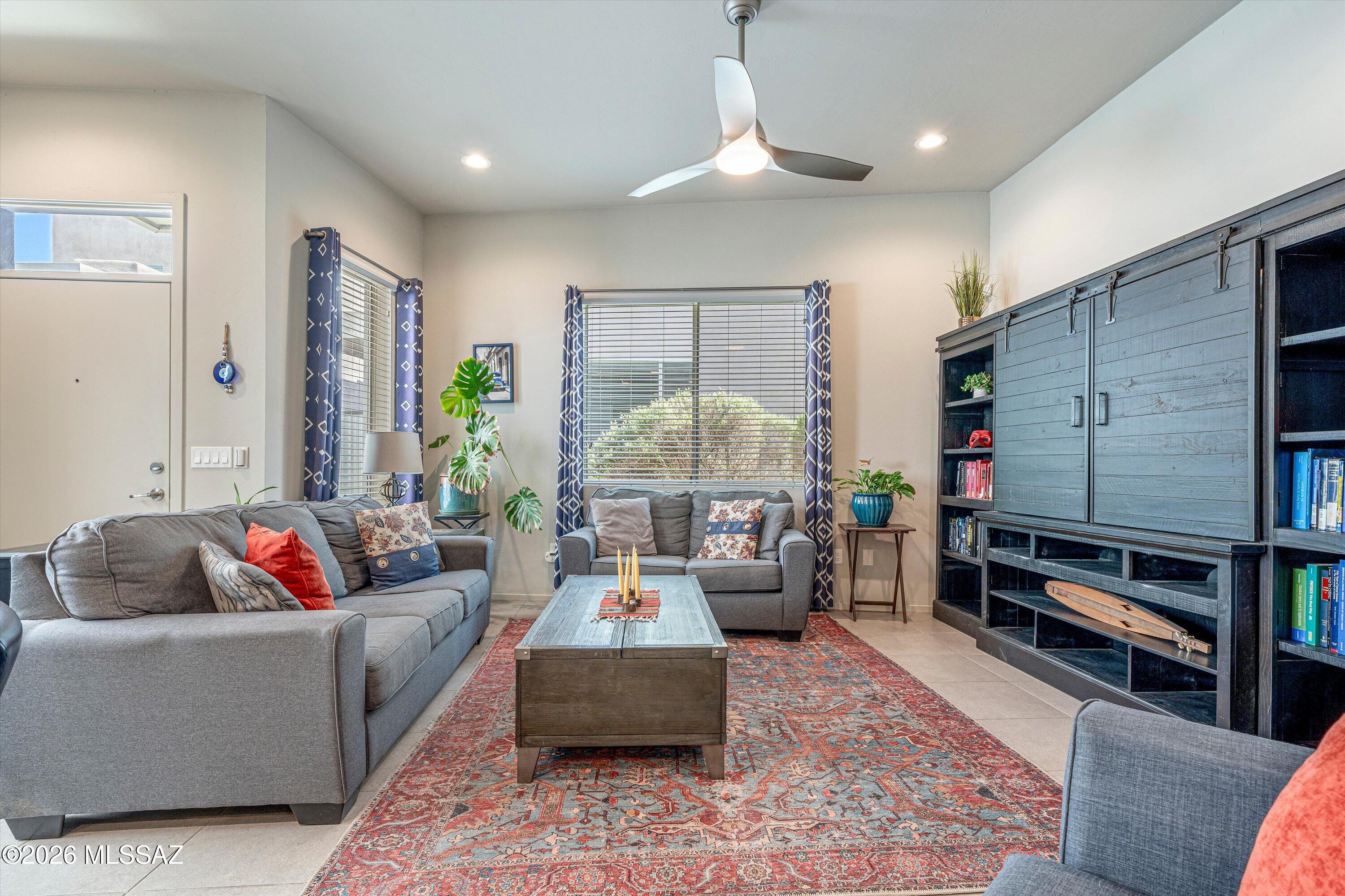 Park Modern SQ20153240738 - Residential