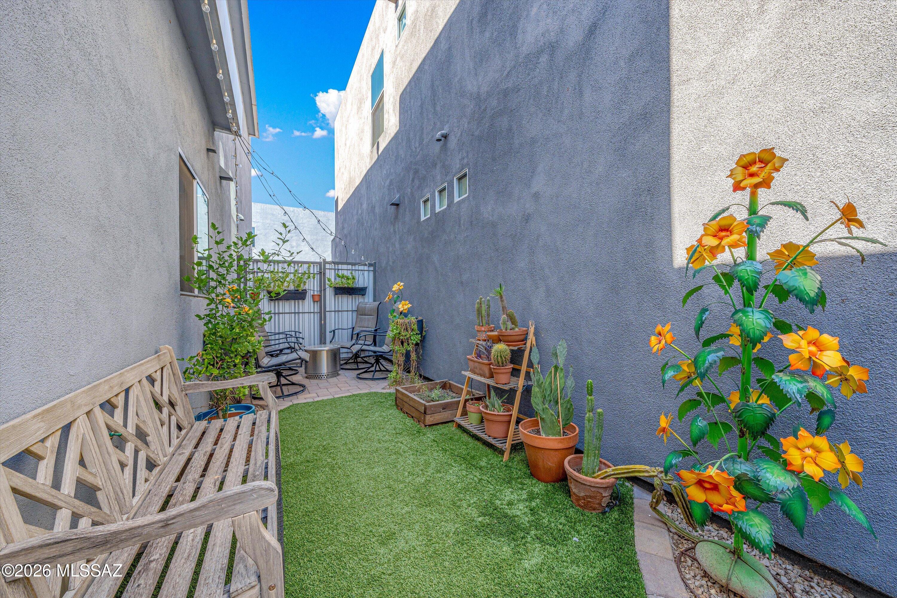 Park Modern SQ20153240738 - Residential