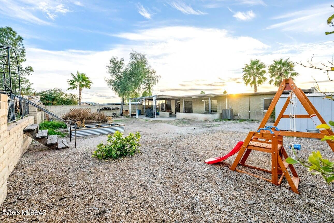 Twenty-Nine Palms (1-70) - Residential Lease