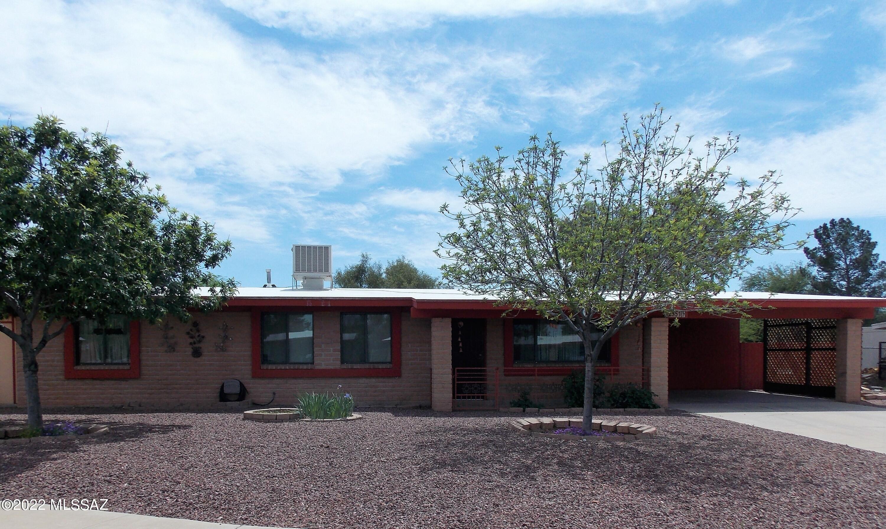 Casas Adobes Park (541-643) - Residential Lease