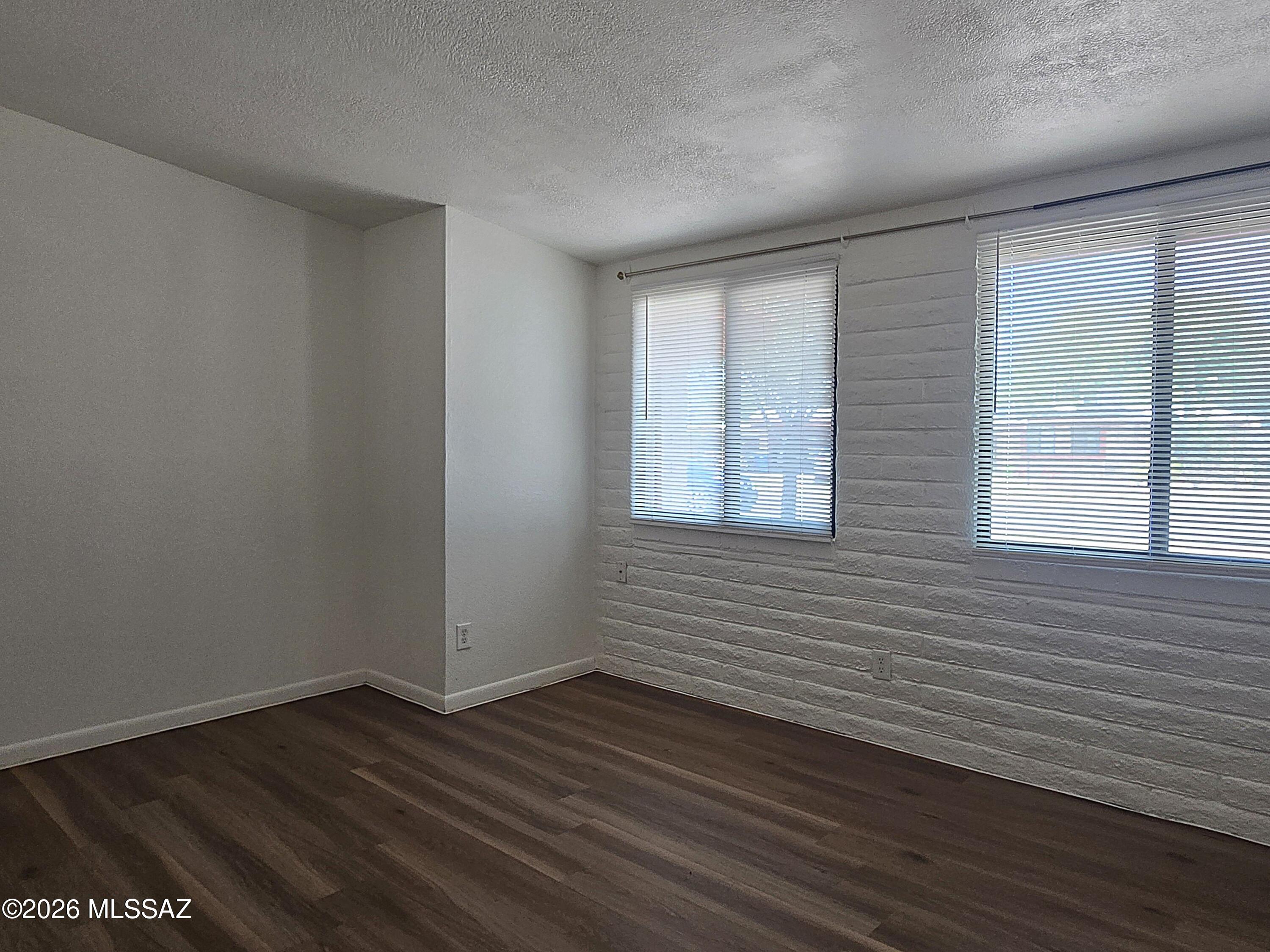 Casas Adobes Park (541-643) - Residential Lease