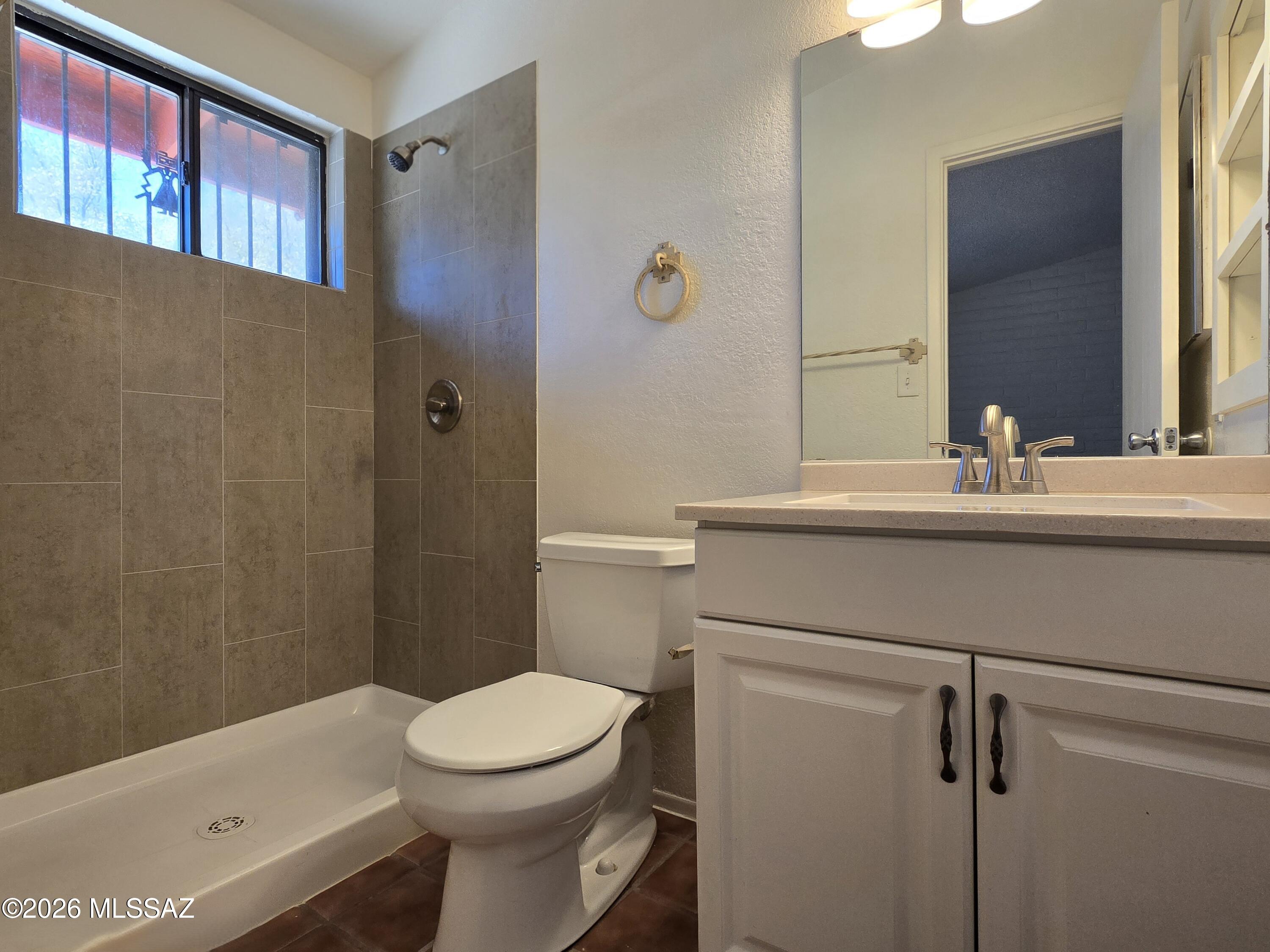 Casas Adobes Park (541-643) - Residential Lease