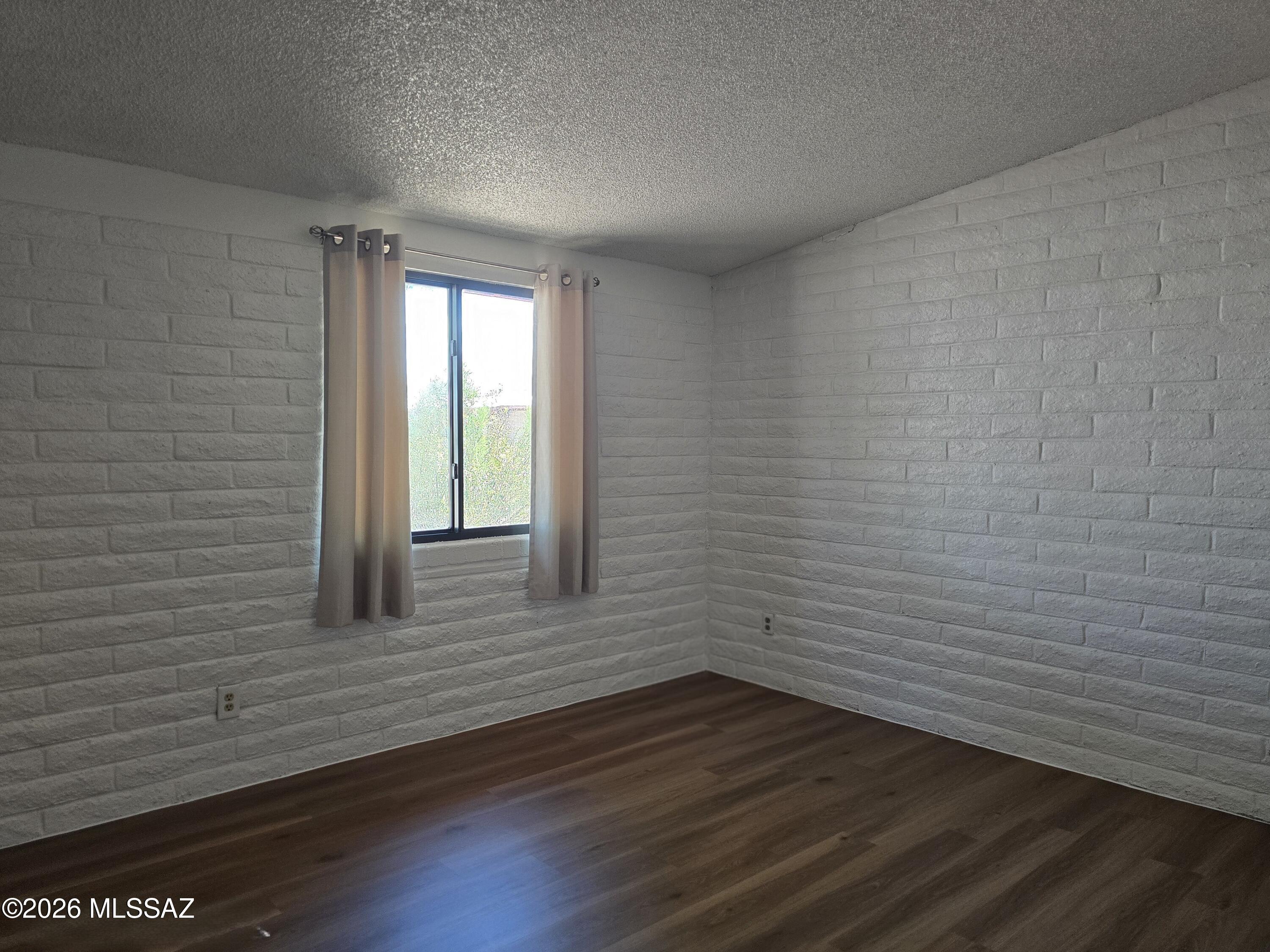 Casas Adobes Park (541-643) - Residential Lease