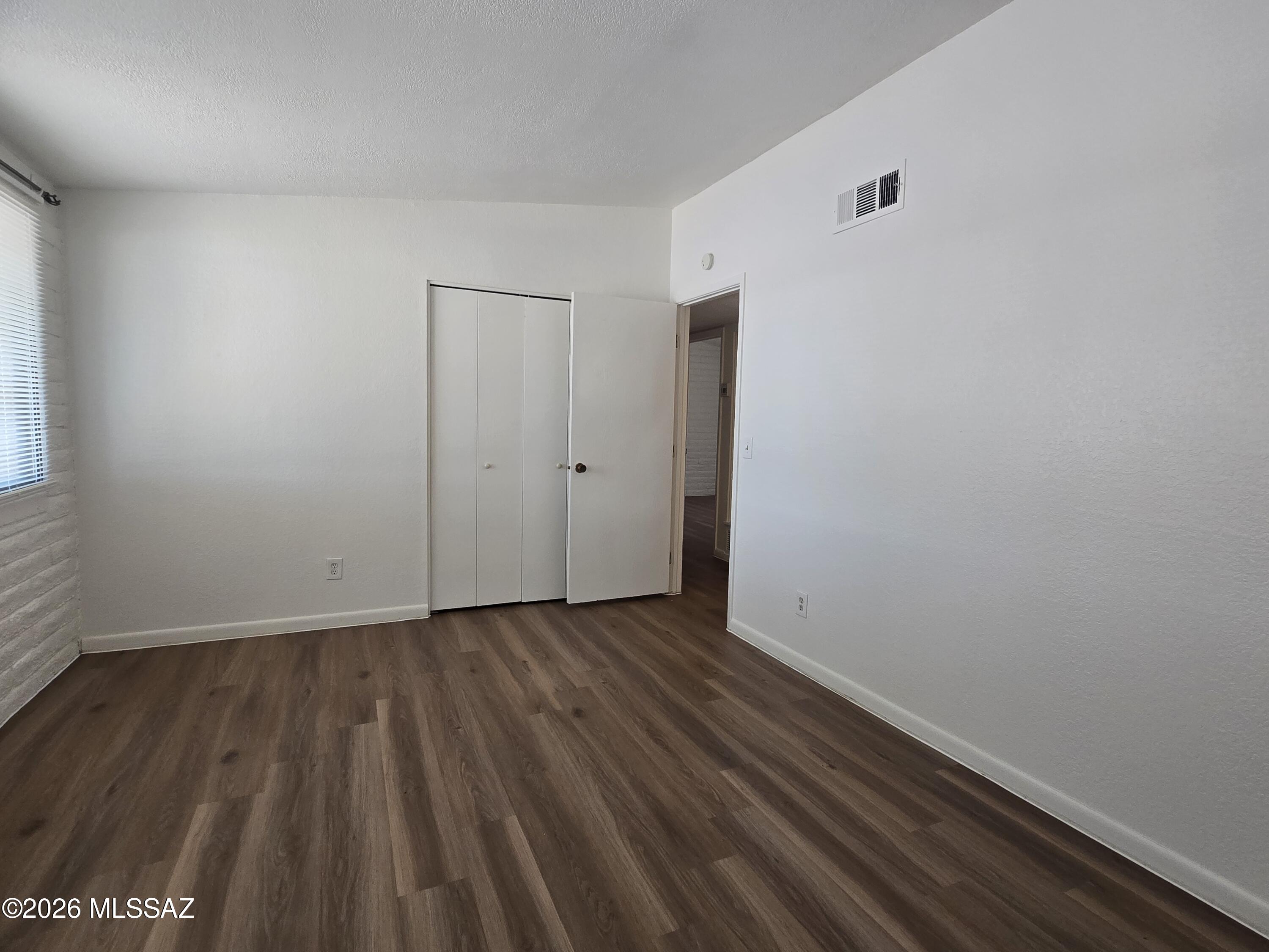 Casas Adobes Park (541-643) - Residential Lease