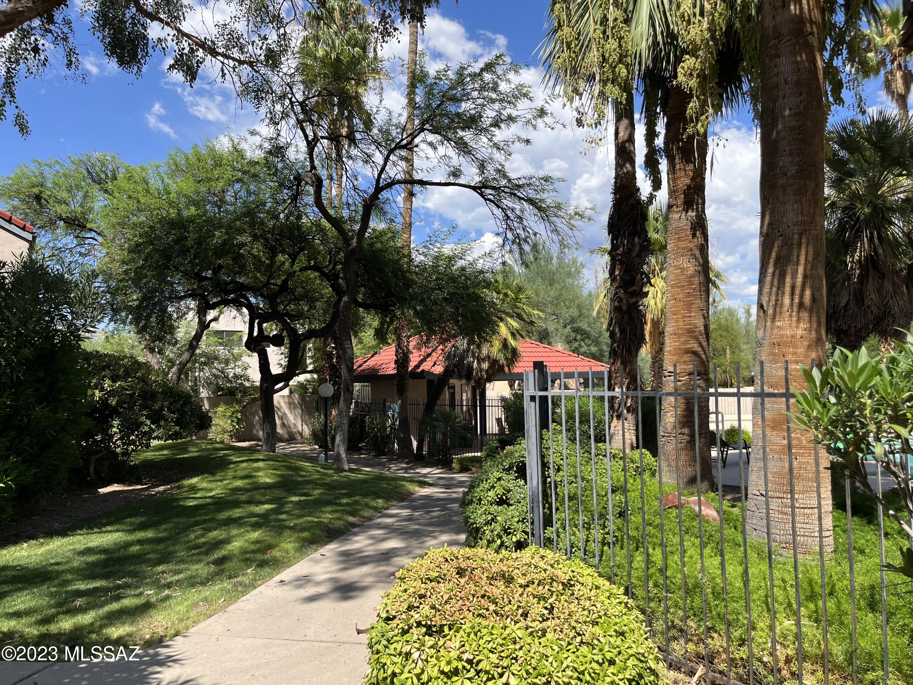 River Grove Condos. - Residential Lease