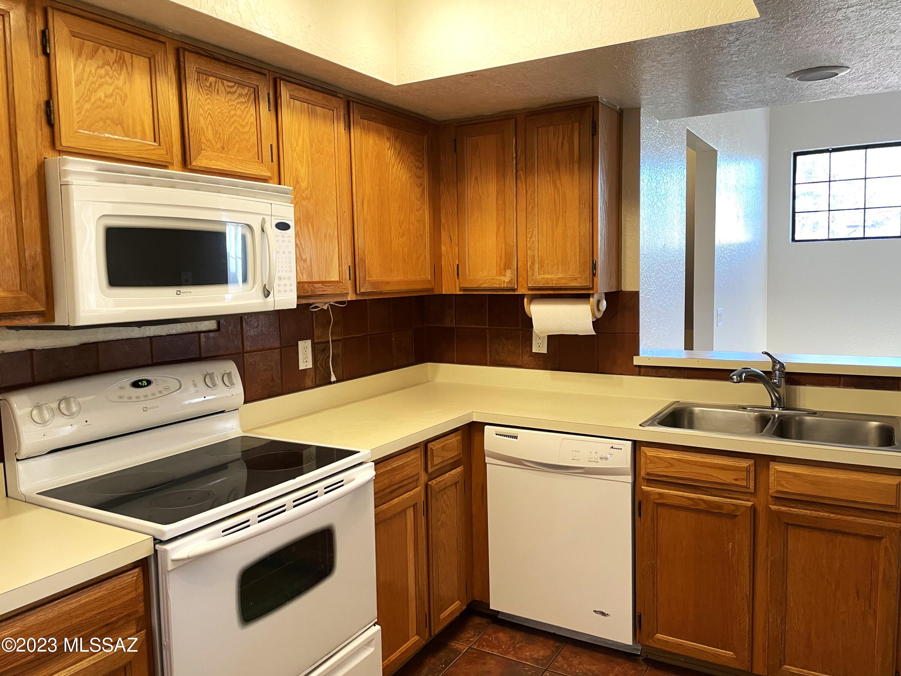 River Grove Condos. - Residential Lease