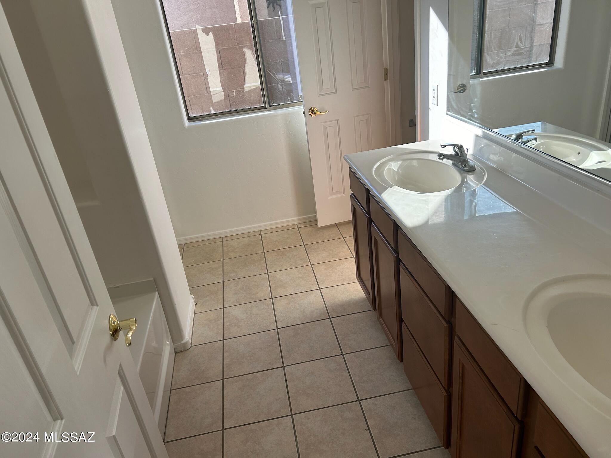 Rancho Del Lago (1-100) - Residential Lease