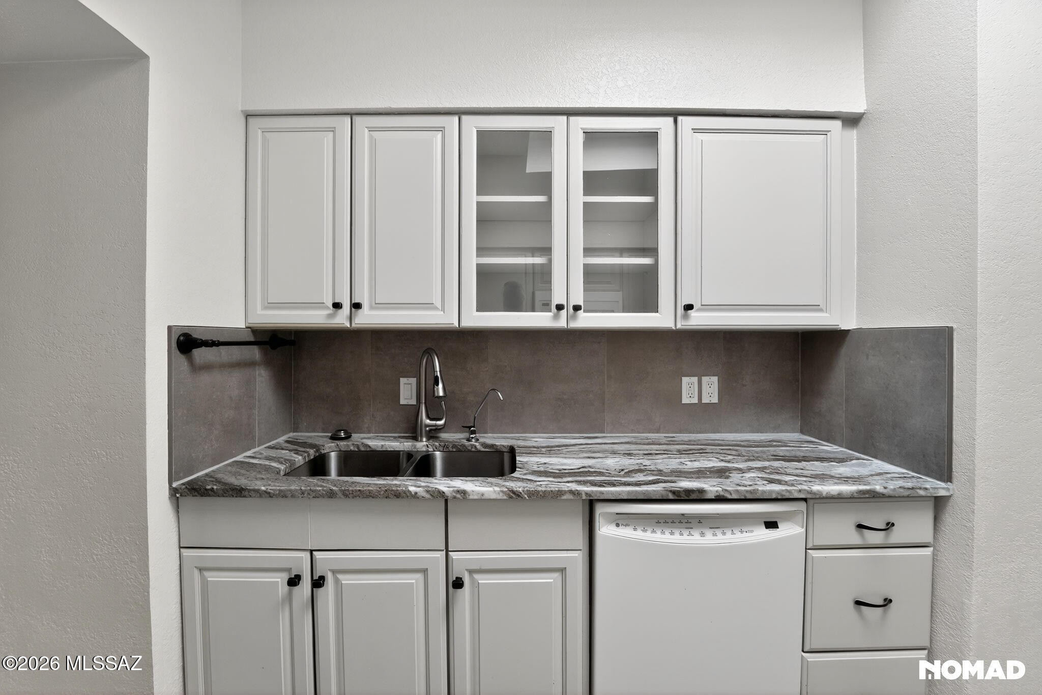 Esperanza Estates - Residential Lease