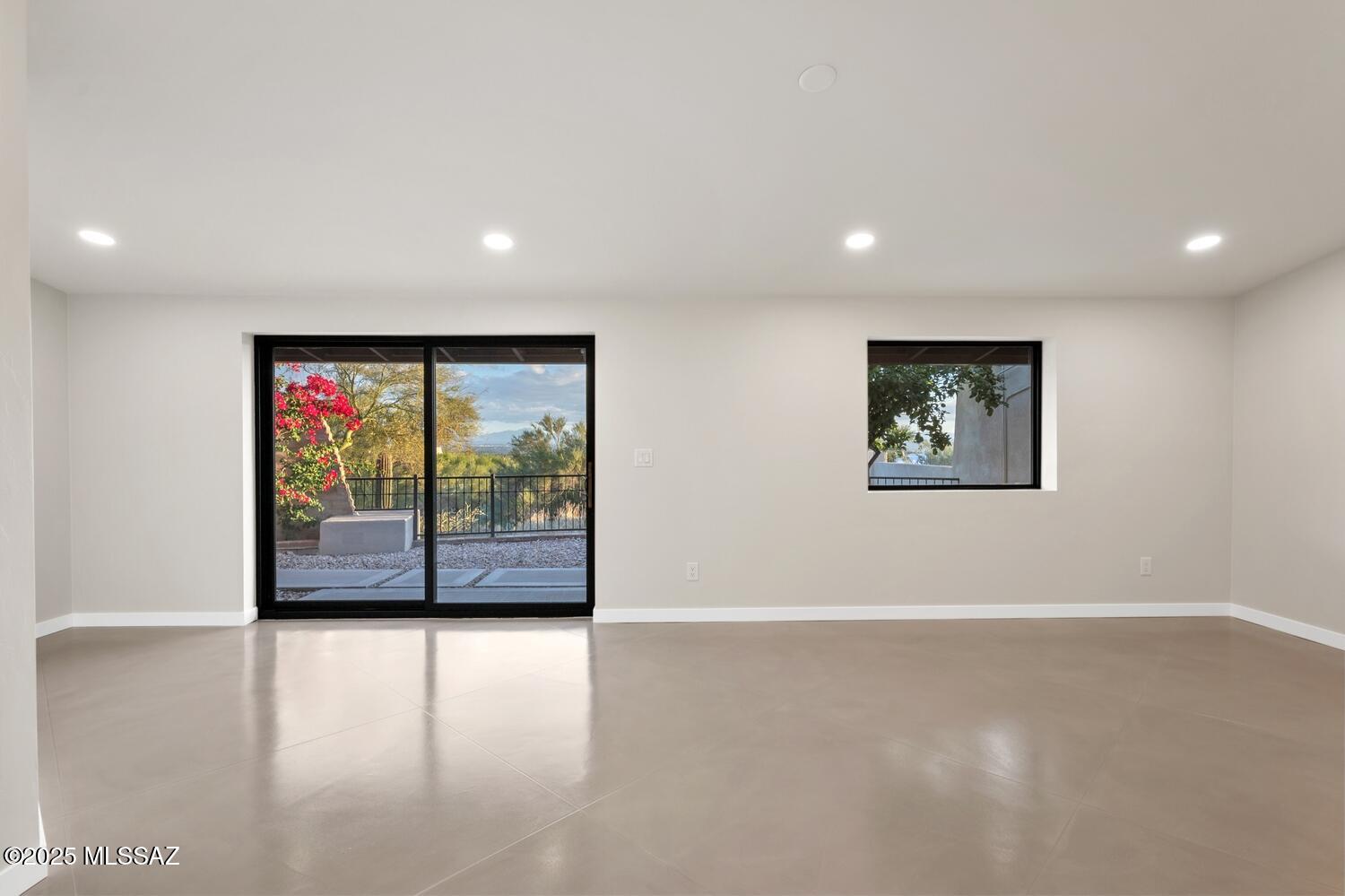 Shadow Roc (1-80) - Residential
