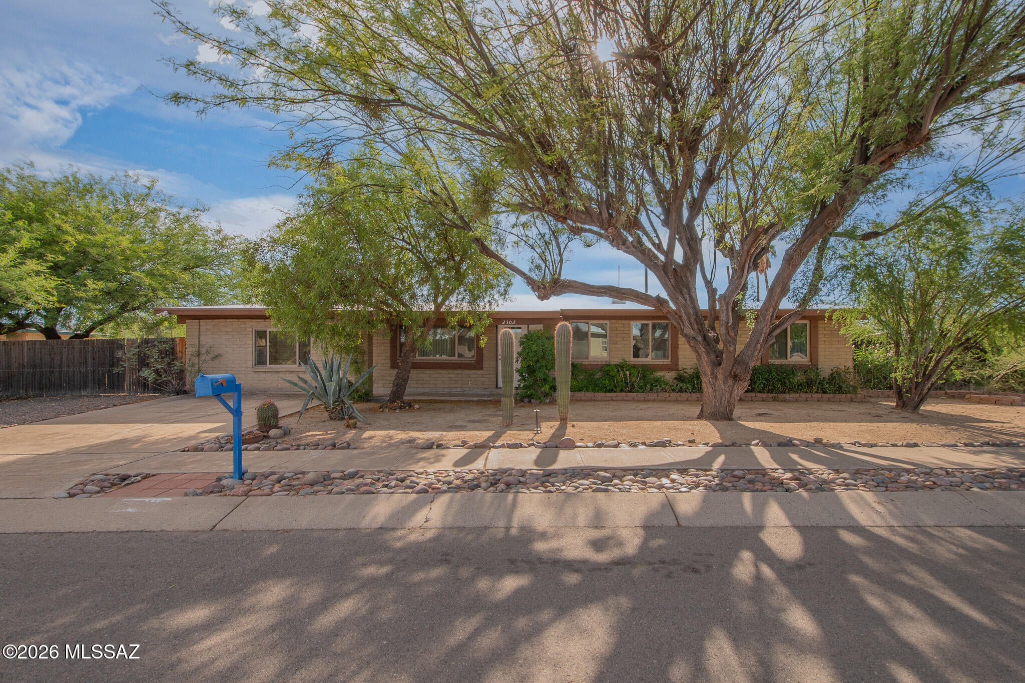 Casas Adobes Park (416-540) - Residential