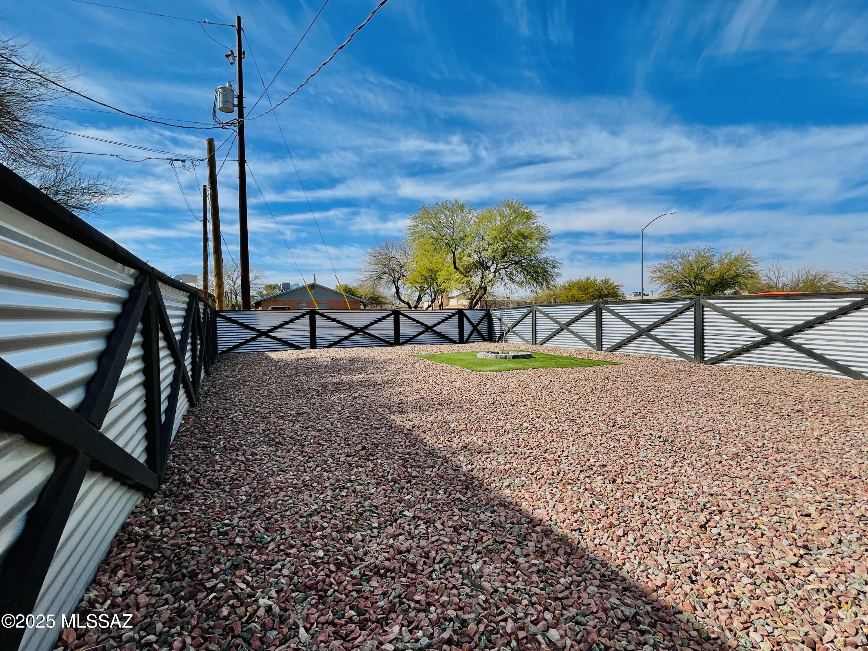 El Pasadena Tract - Residential Lease
