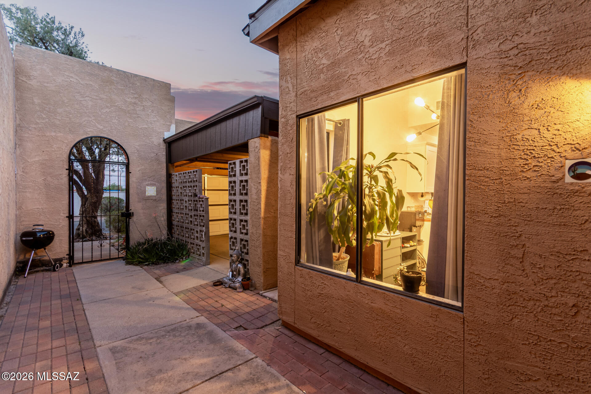 Casa Gallego (1-76) - Residential