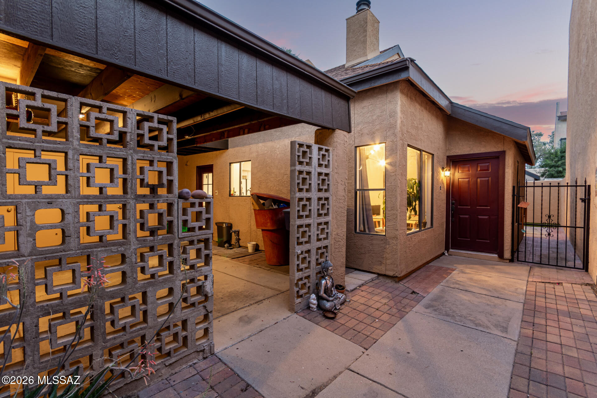 Casa Gallego (1-76) - Residential