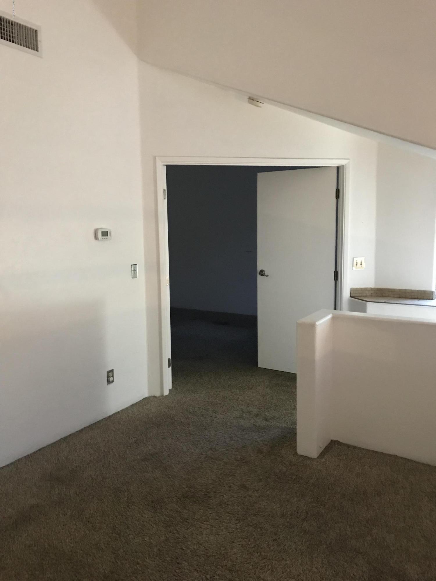 Mountain View Condos. (1-76) - Residential Lease