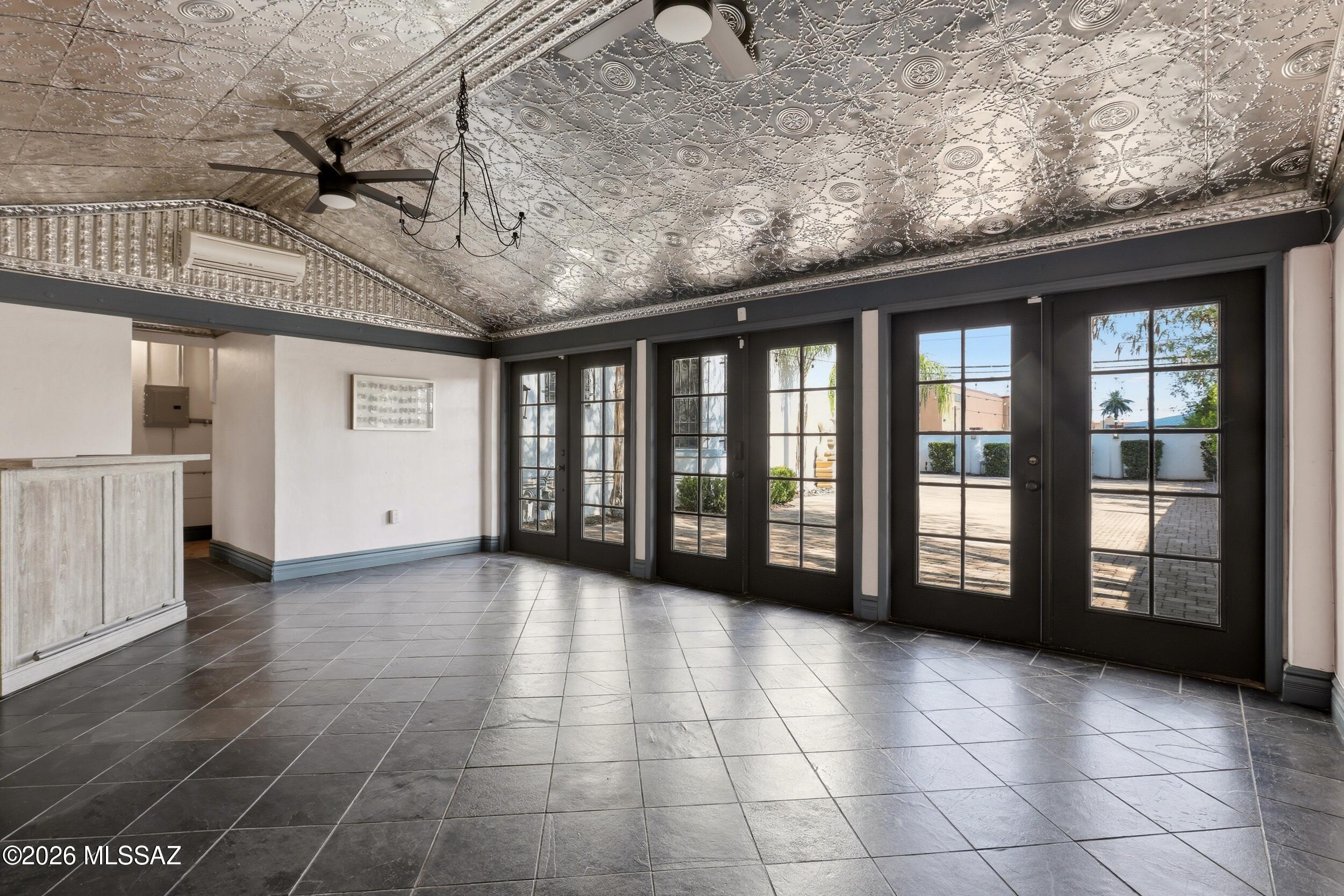 Tucson Resub Military Plaza - Residential