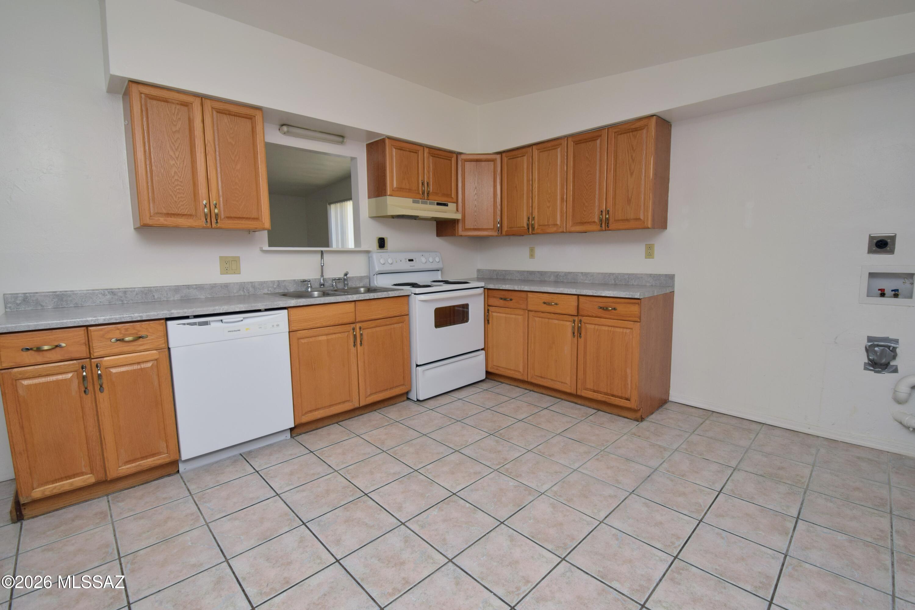 Fort Lowell Estates - Residential Lease