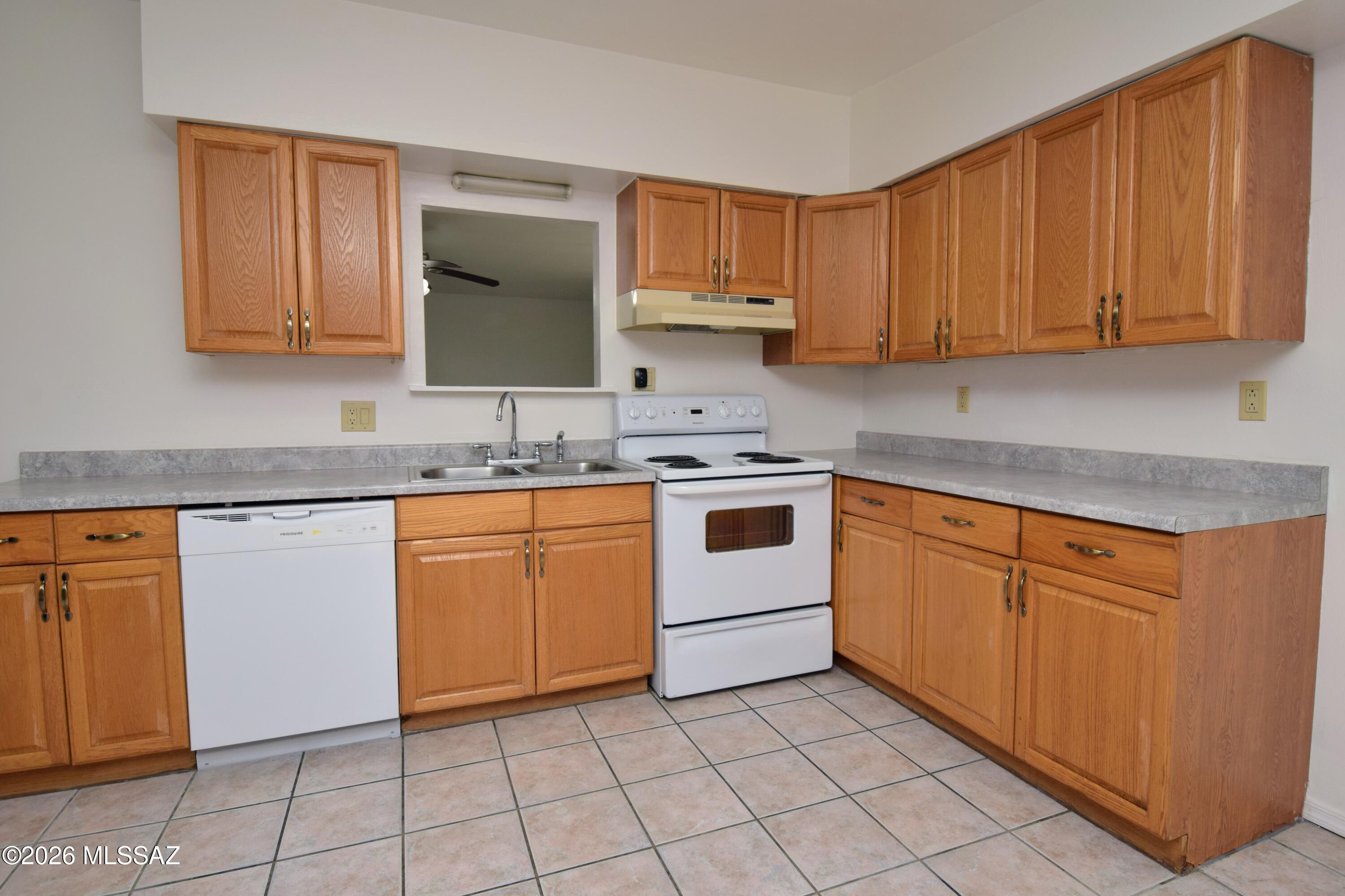 Fort Lowell Estates - Residential Lease