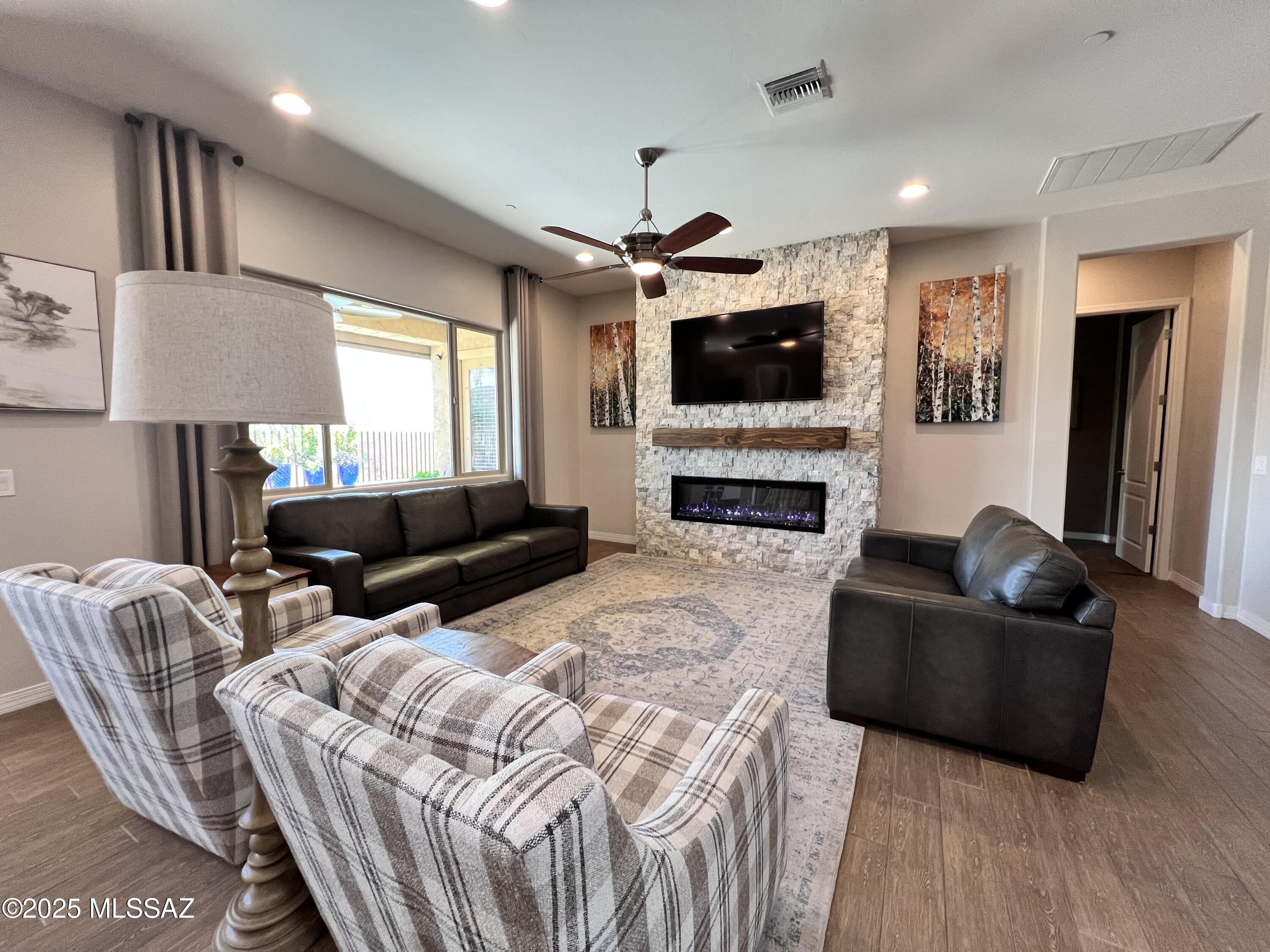 Los Saguaros At Dove Mountain SQ20121640199 - Residential Lease