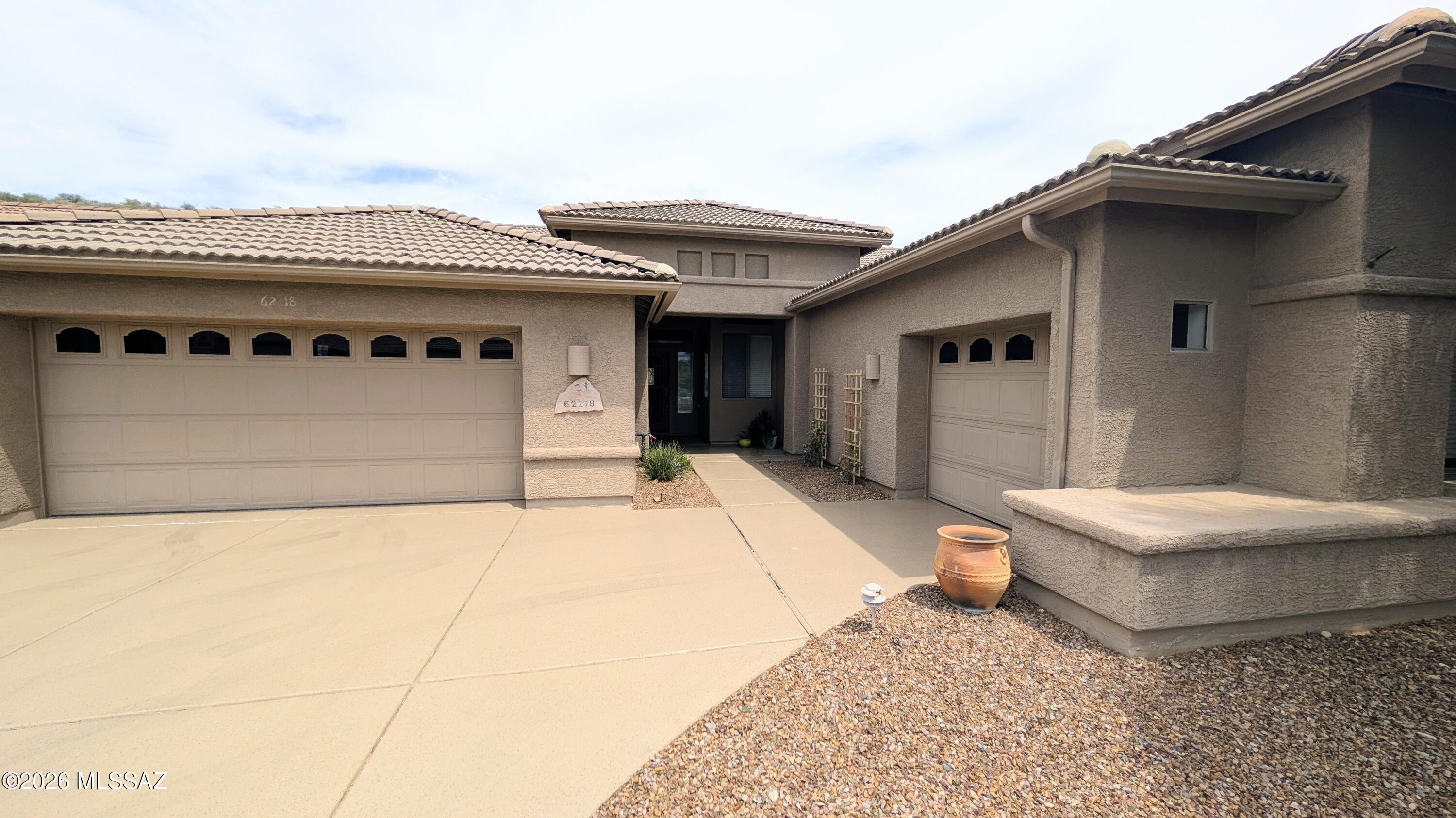 NOTE: NOT AVAILABLE FOR WINTER SEASON. 
NOTE: NOT AVAILABLE FOR WINTER SEASON. 
NOTE: NOT AVAILABLE FOR WINTER SEASON. 
Very Comfortably FURNISHED Dakota Model backing to lush Desert- loads of Privacy! Big Living Room, Great Room off Kitchen, THREE Bedrooms, Extended Garage, WE DO FLEXIBLE LEASES! If you are doing a major REMODEL, BUILDING New Construction, Searching for that Perfect RESALE, or just wanting to Experience the AMAZING SaddleBrooke LIfestyle- give us a call! We will coordinate your lease with YOUR timing needs! Call Listing Broker for your Personal Tour TODAY!