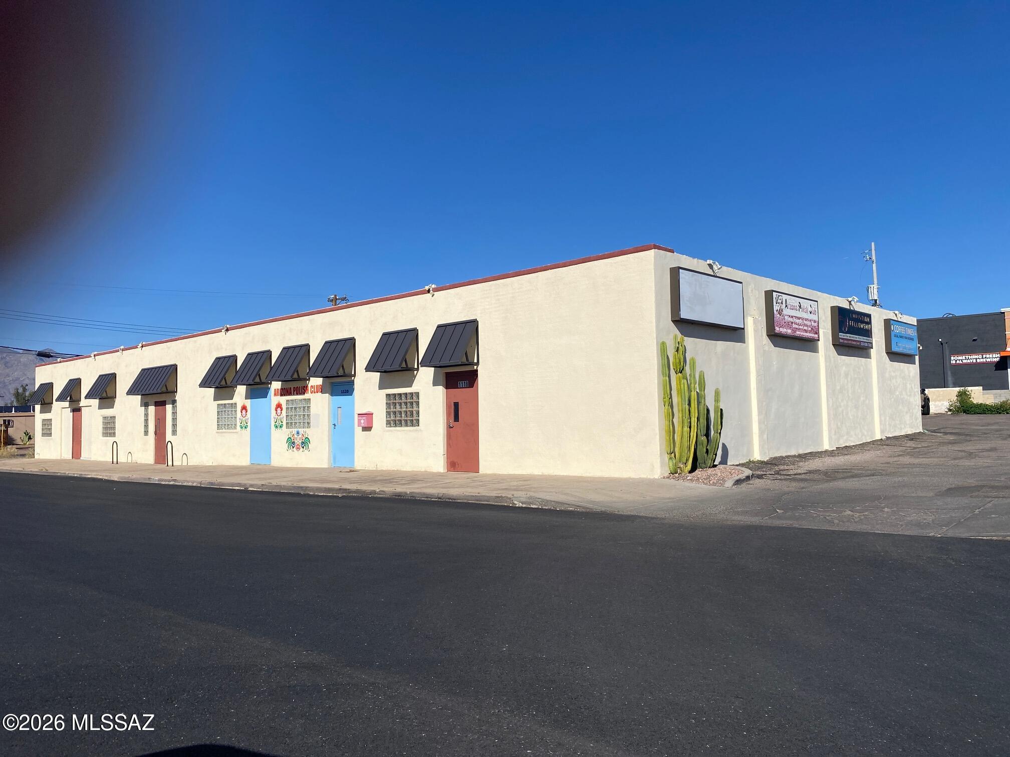 Great open concept office or retail space with signage available along Speedway.