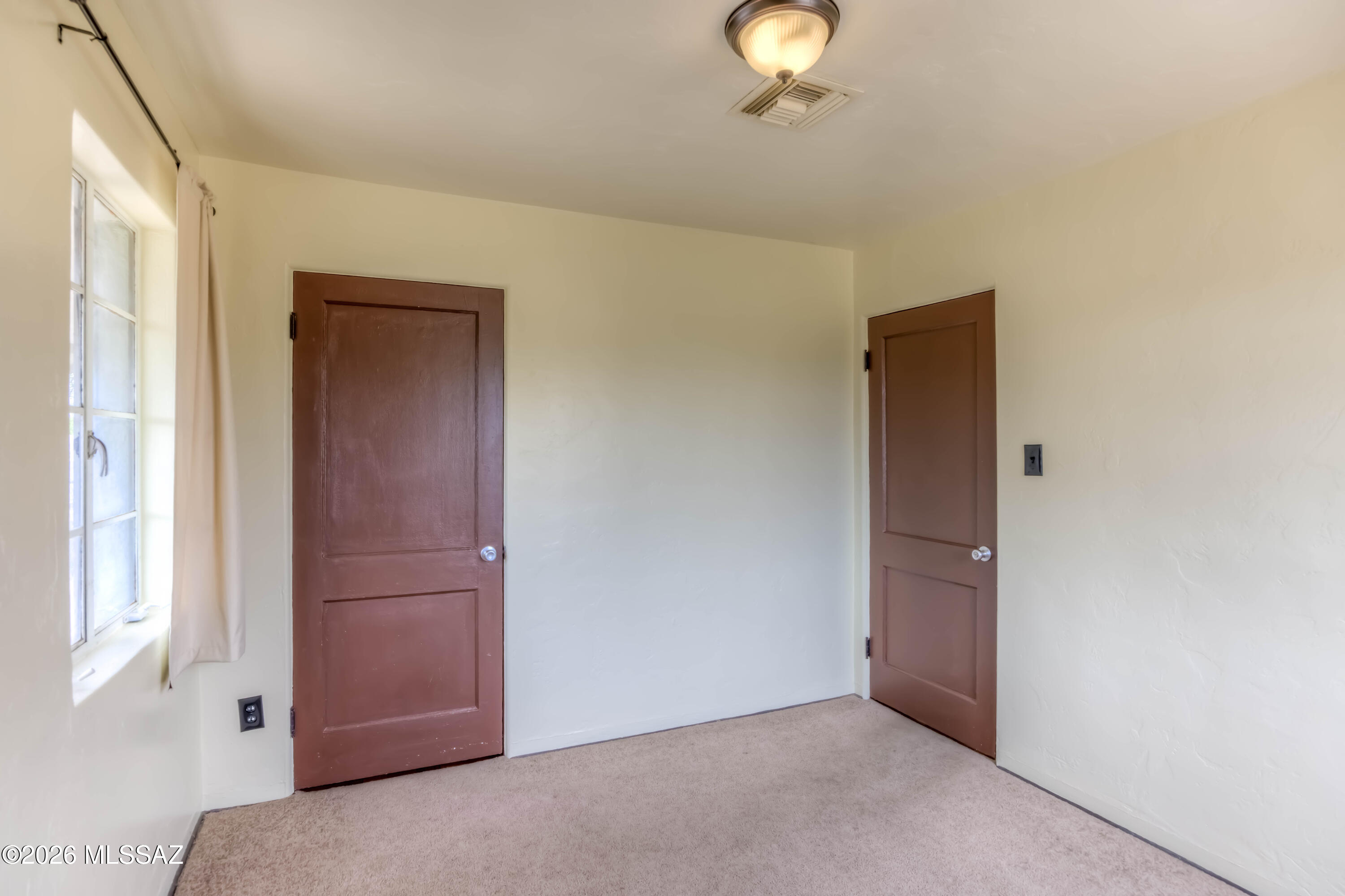 Country Club Manor - Residential